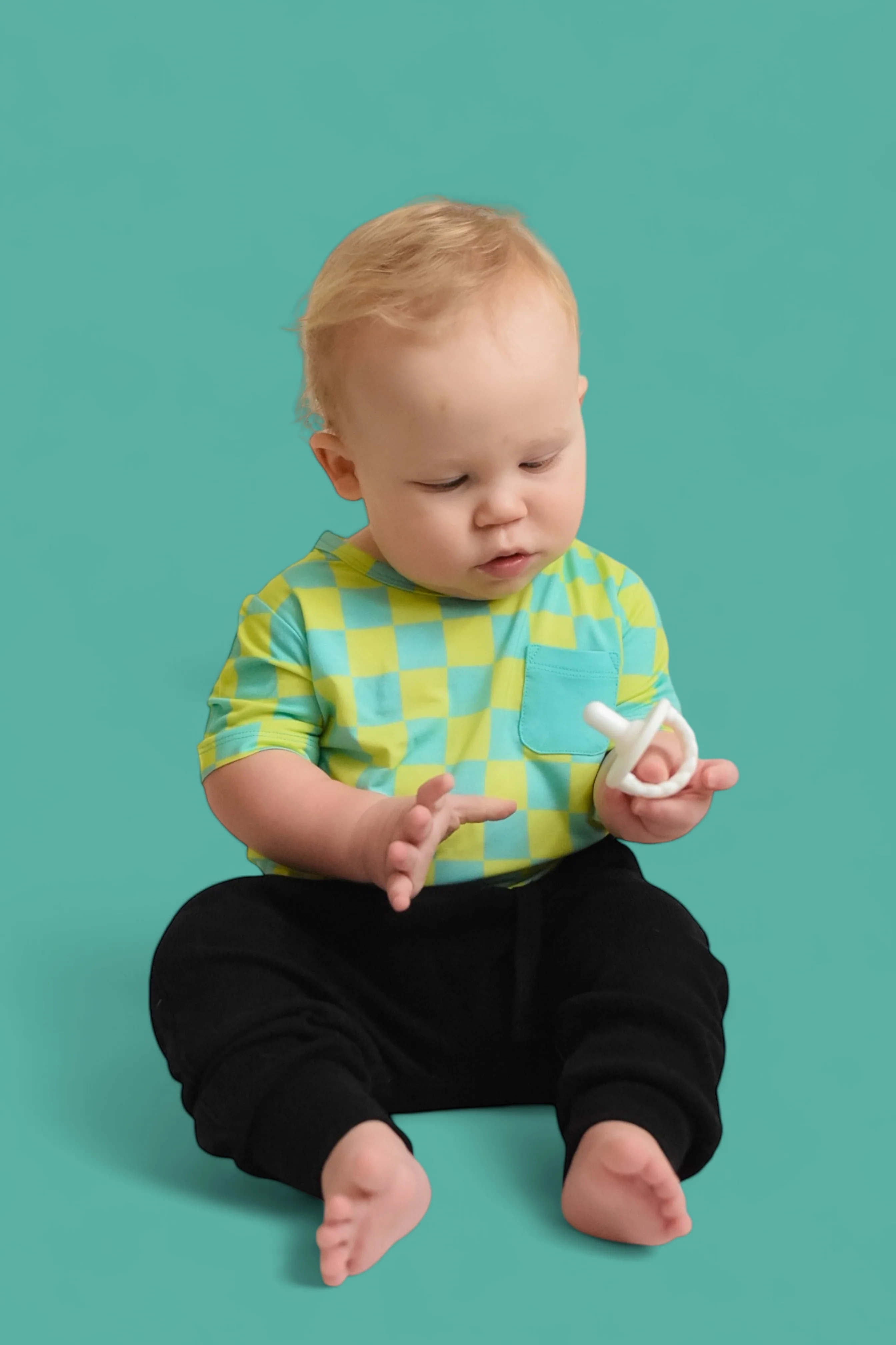 BE BOLD CHECKERS DREAM POCKET TEE - Image 10