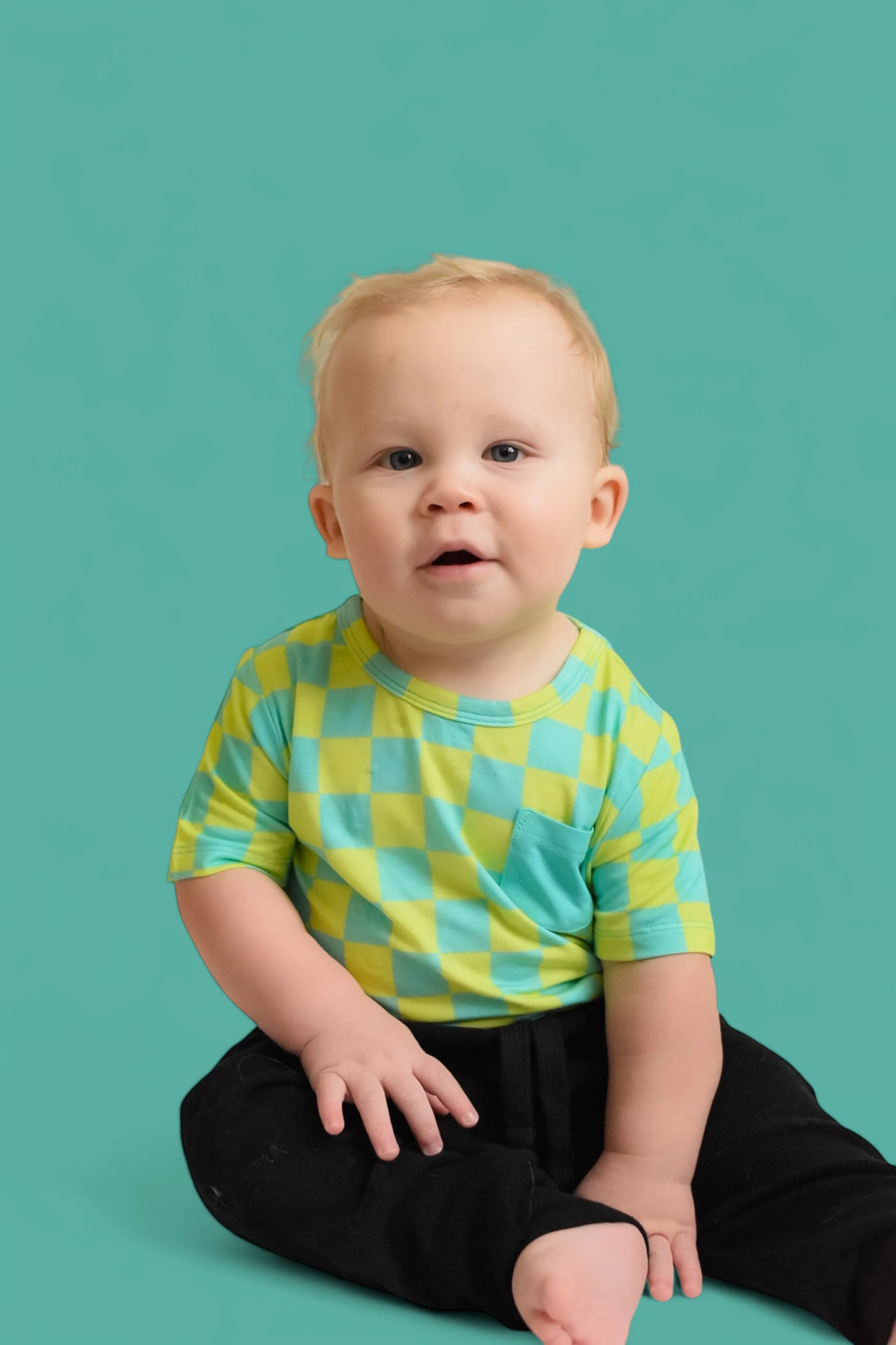 BE BOLD CHECKERS DREAM POCKET TEE - Image 9