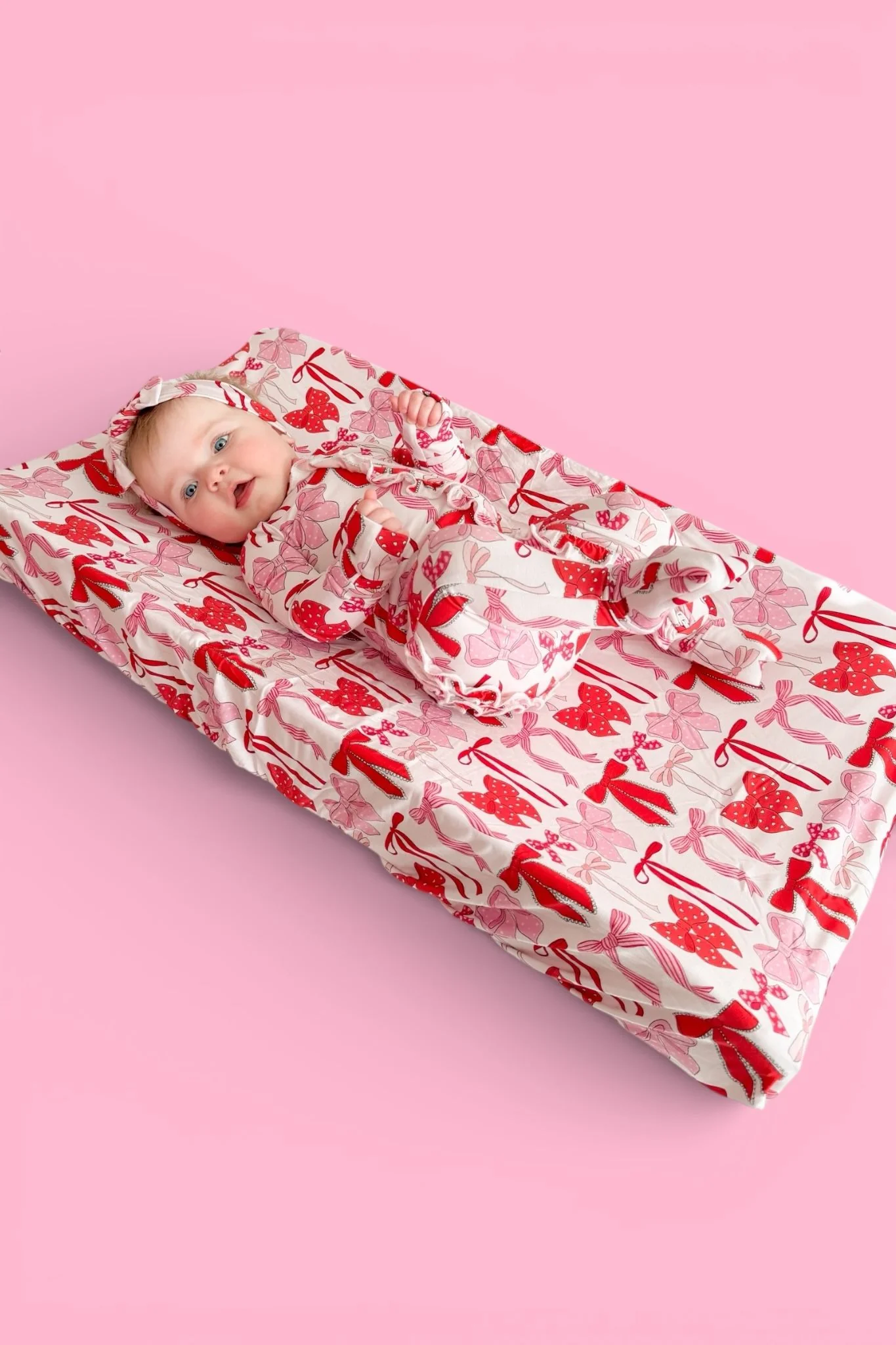 BE MINE BOWS DREAM CHANGING PAD - Image 5