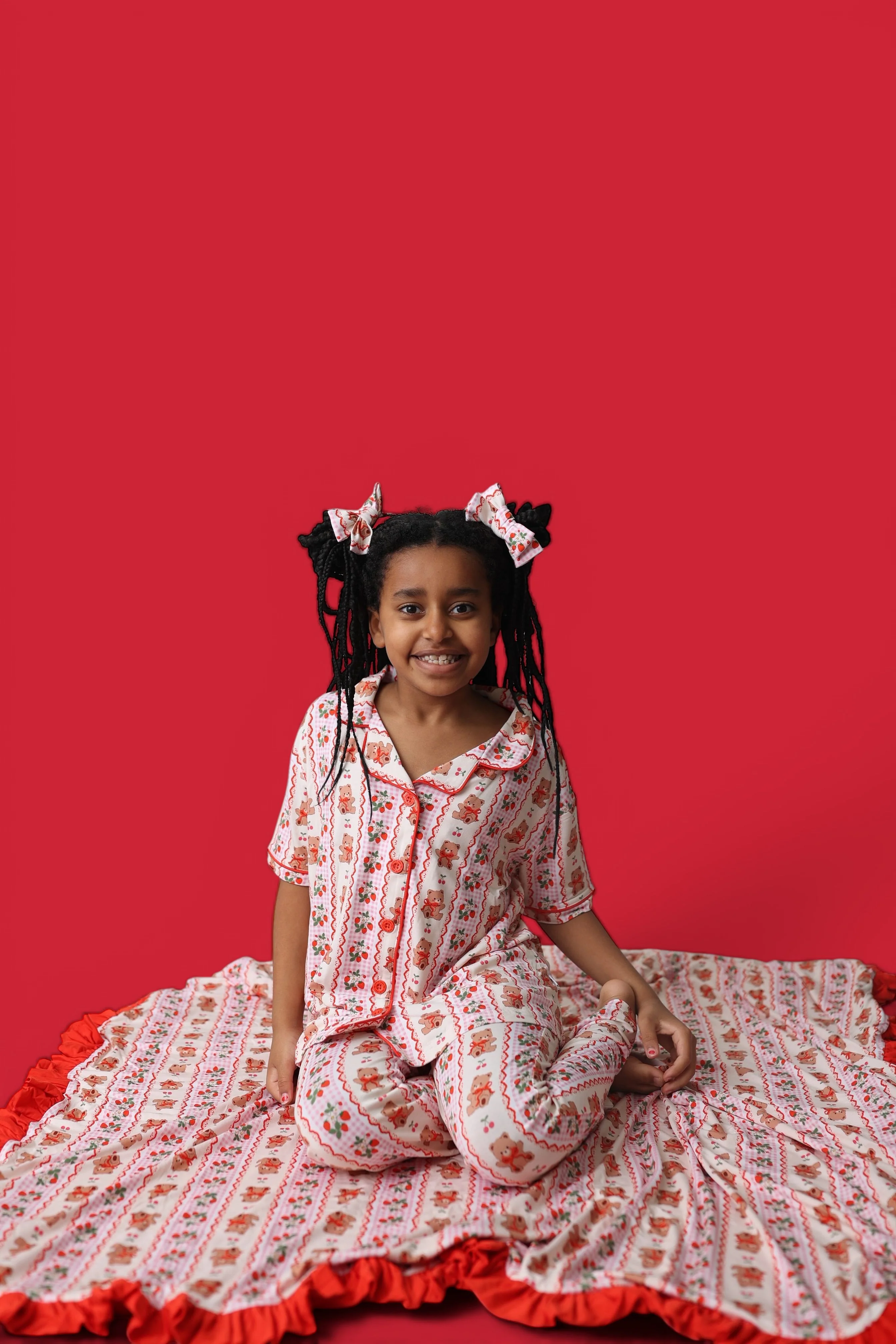 BERRY BEAR BLISS DREAM RUFFLE BLANKET - Image 6