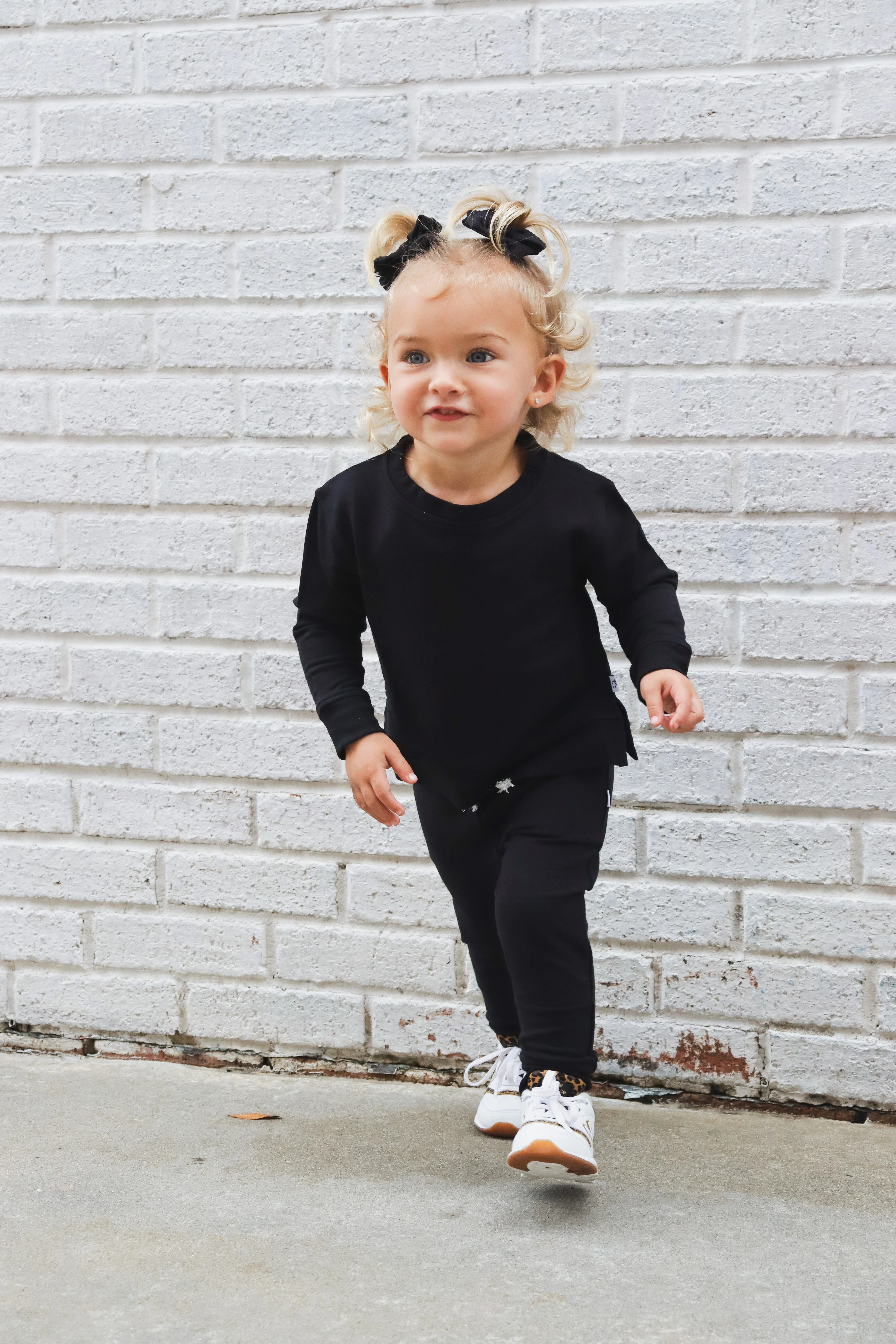 BLACK TERRY DREAM PULLOVER - Image 9