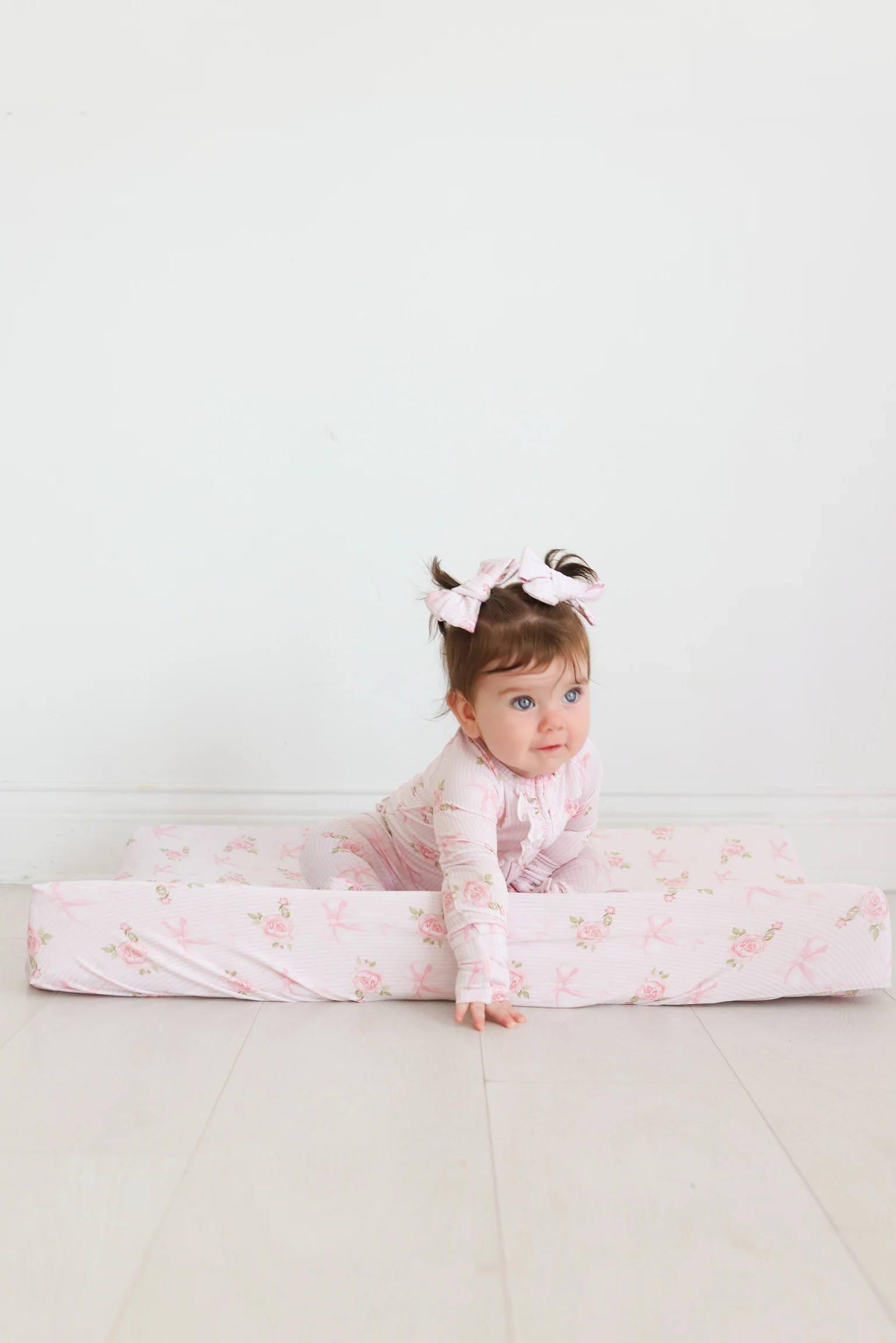 BLOOM & BOW DREAM CHANGING PAD - Image 3