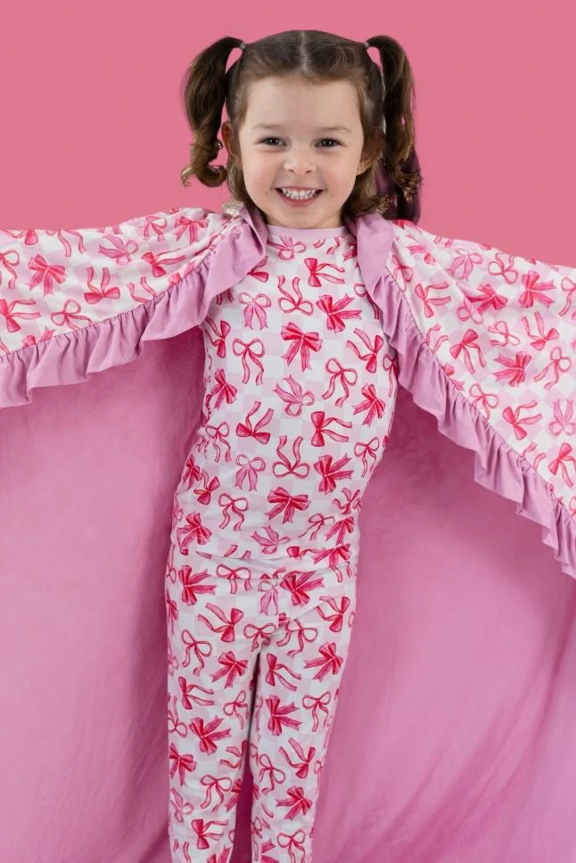 BOW CHECKERED CHARM DREAM RUFFLE BLANKET - Image 4