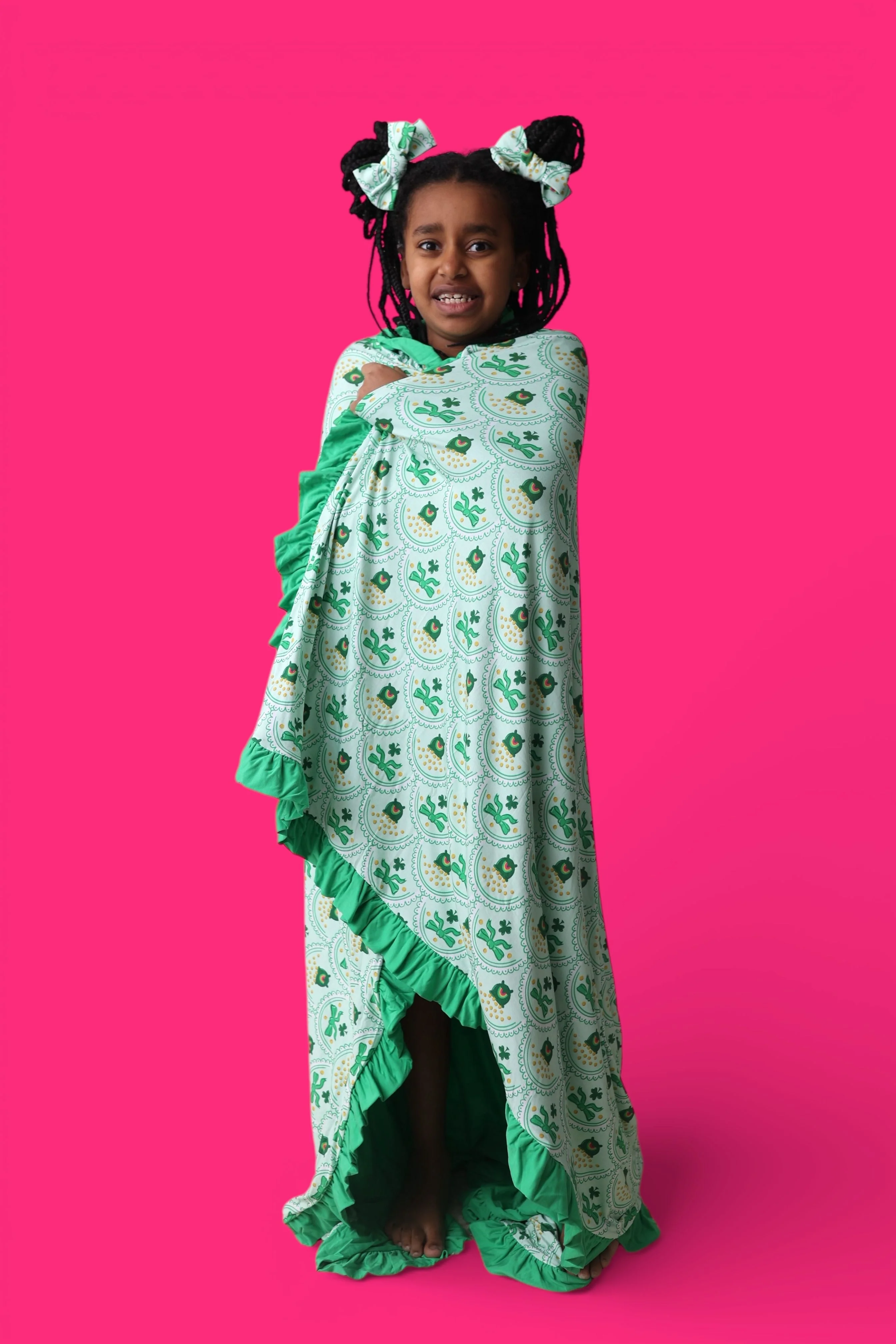 CLOVER & COINS DREAM RUFFLE BLANKET - Image 5