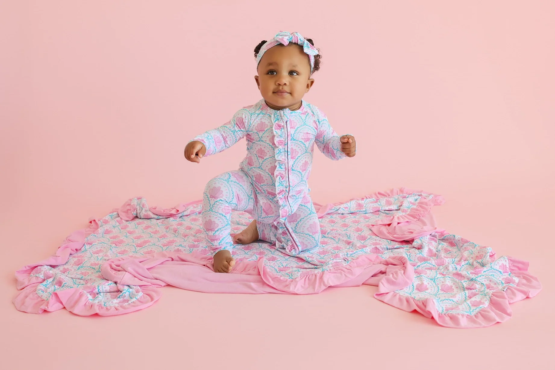 COQUETTE COAST DREAM RUFFLE BLANKET - Image 4