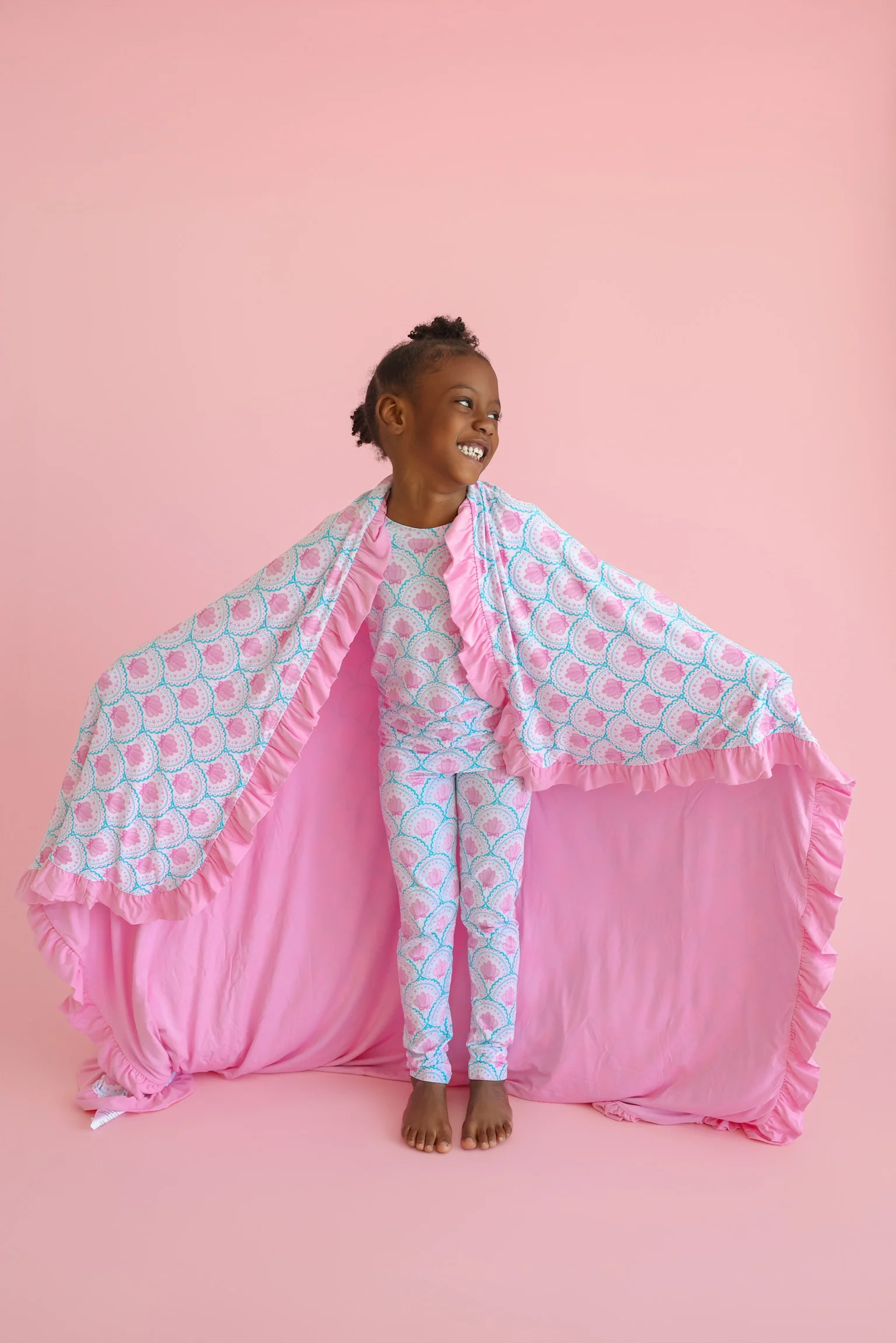 COQUETTE COAST DREAM RUFFLE BLANKET - Image 8