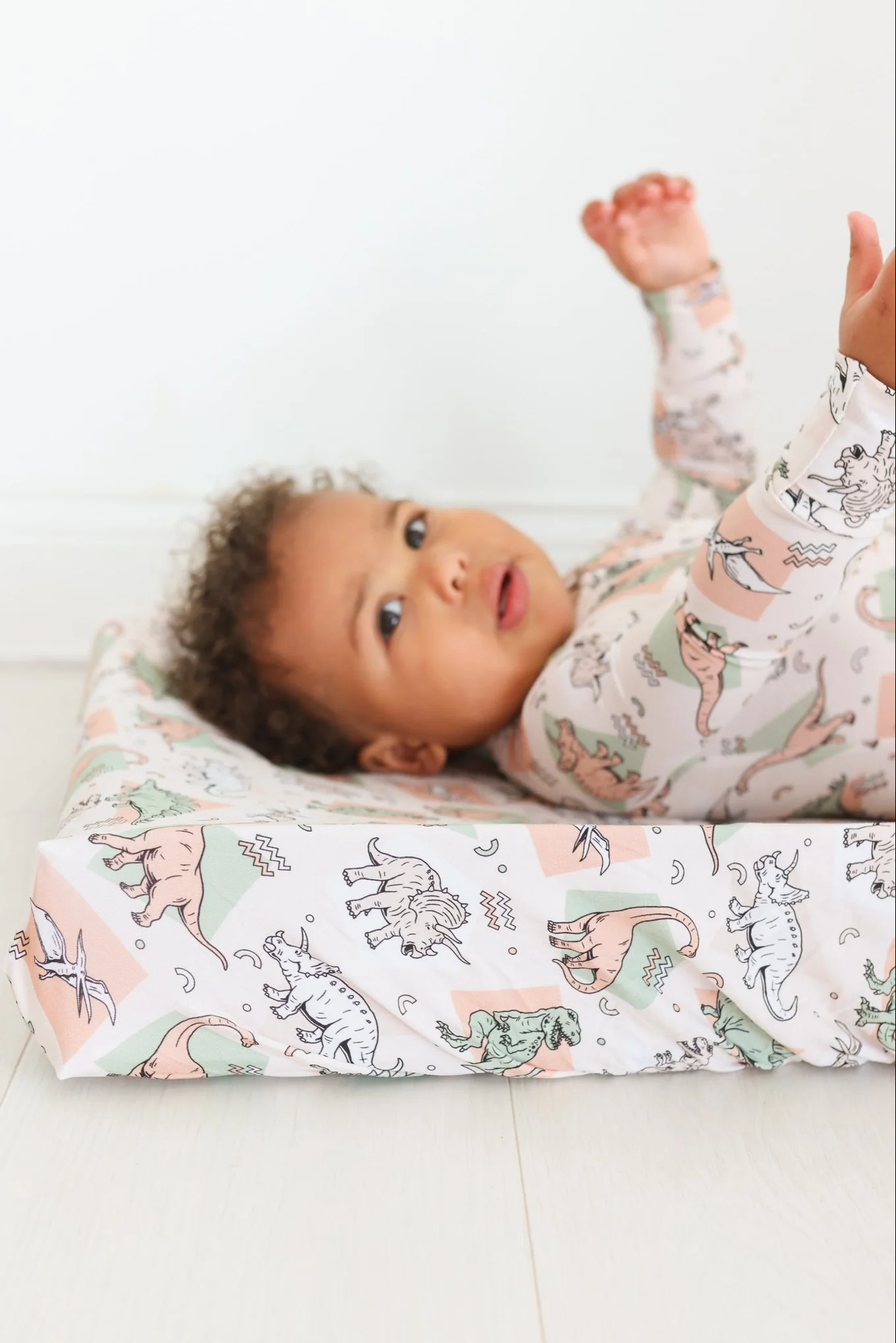DINO DELIGHT DREAM CHANGING PAD - Image 3