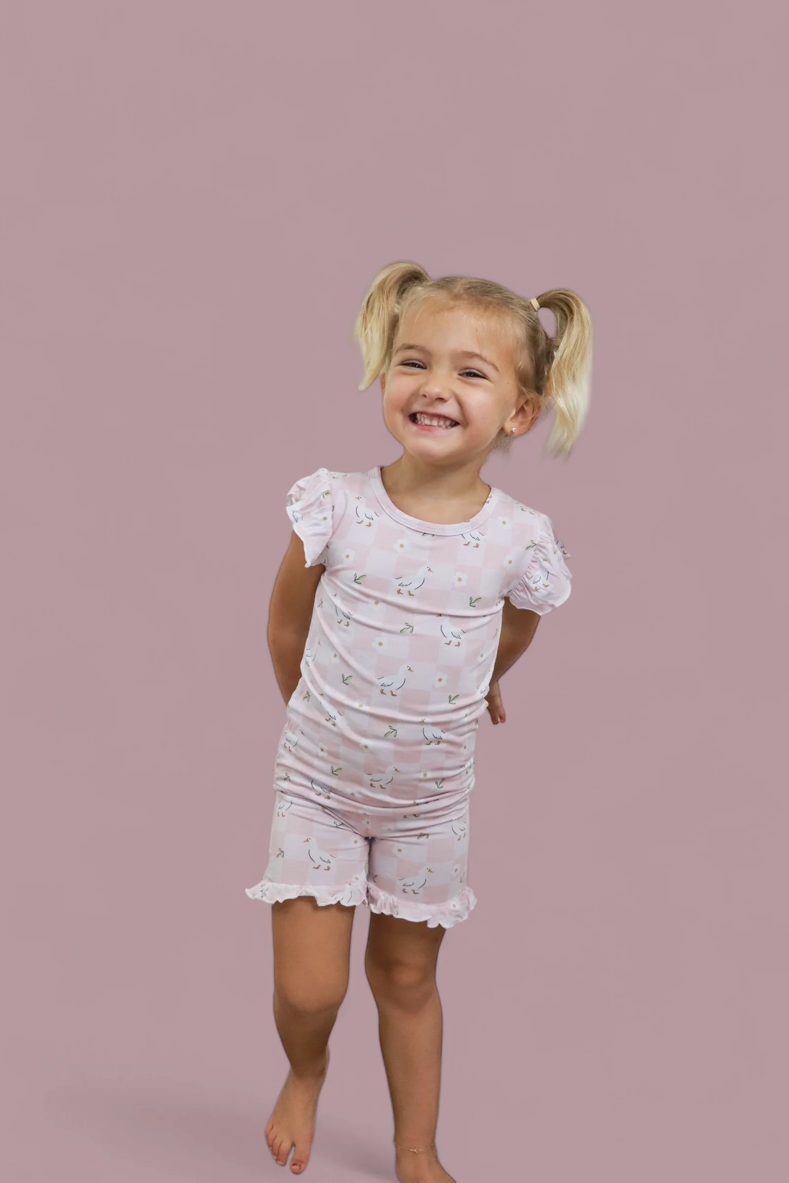 EXCLUSIVE DUCKS AND DAISIES DREAM RUFFLE SHORT SET - Image 11