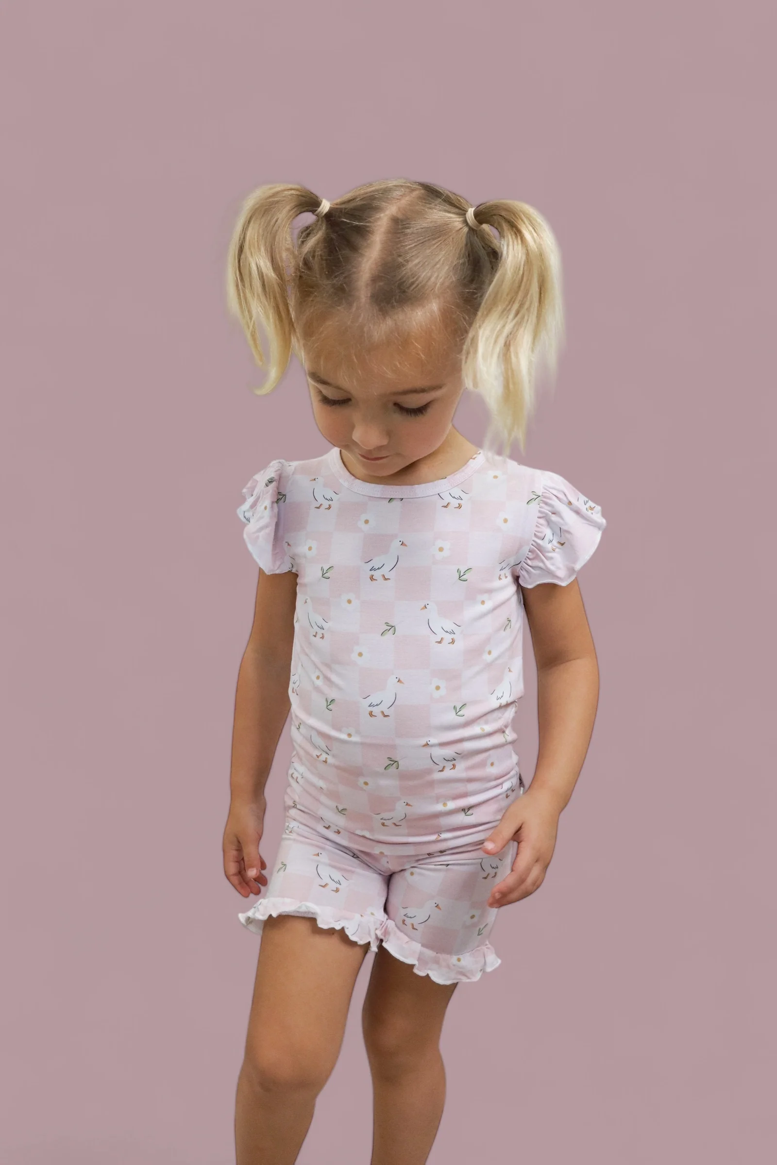 EXCLUSIVE DUCKS AND DAISIES DREAM RUFFLE SHORT SET - Image 13