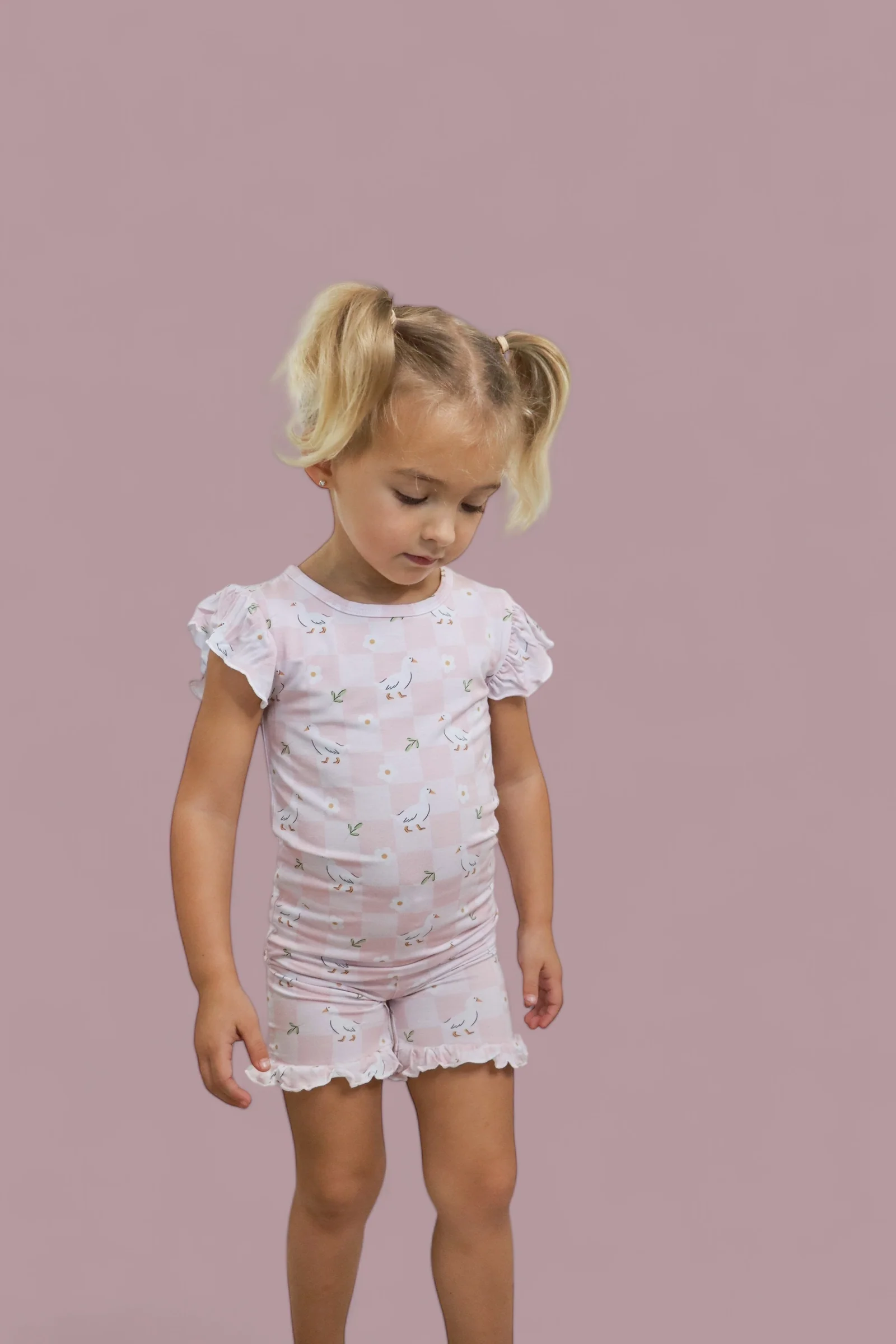 EXCLUSIVE DUCKS AND DAISIES DREAM RUFFLE SHORT SET - Image 14