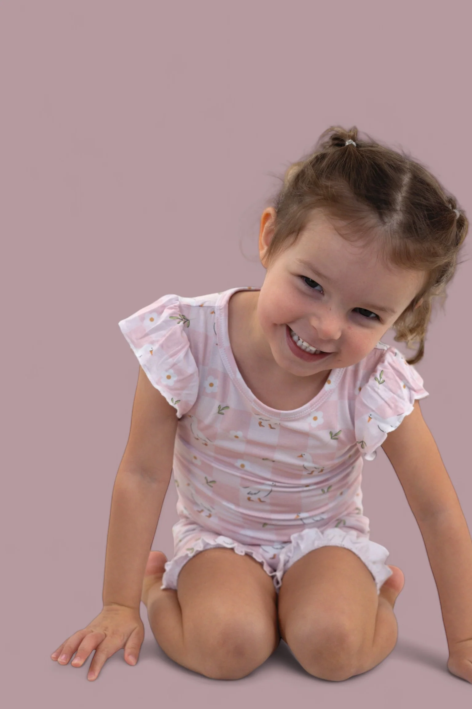 EXCLUSIVE DUCKS AND DAISIES DREAM RUFFLE SHORT SET - Image 17