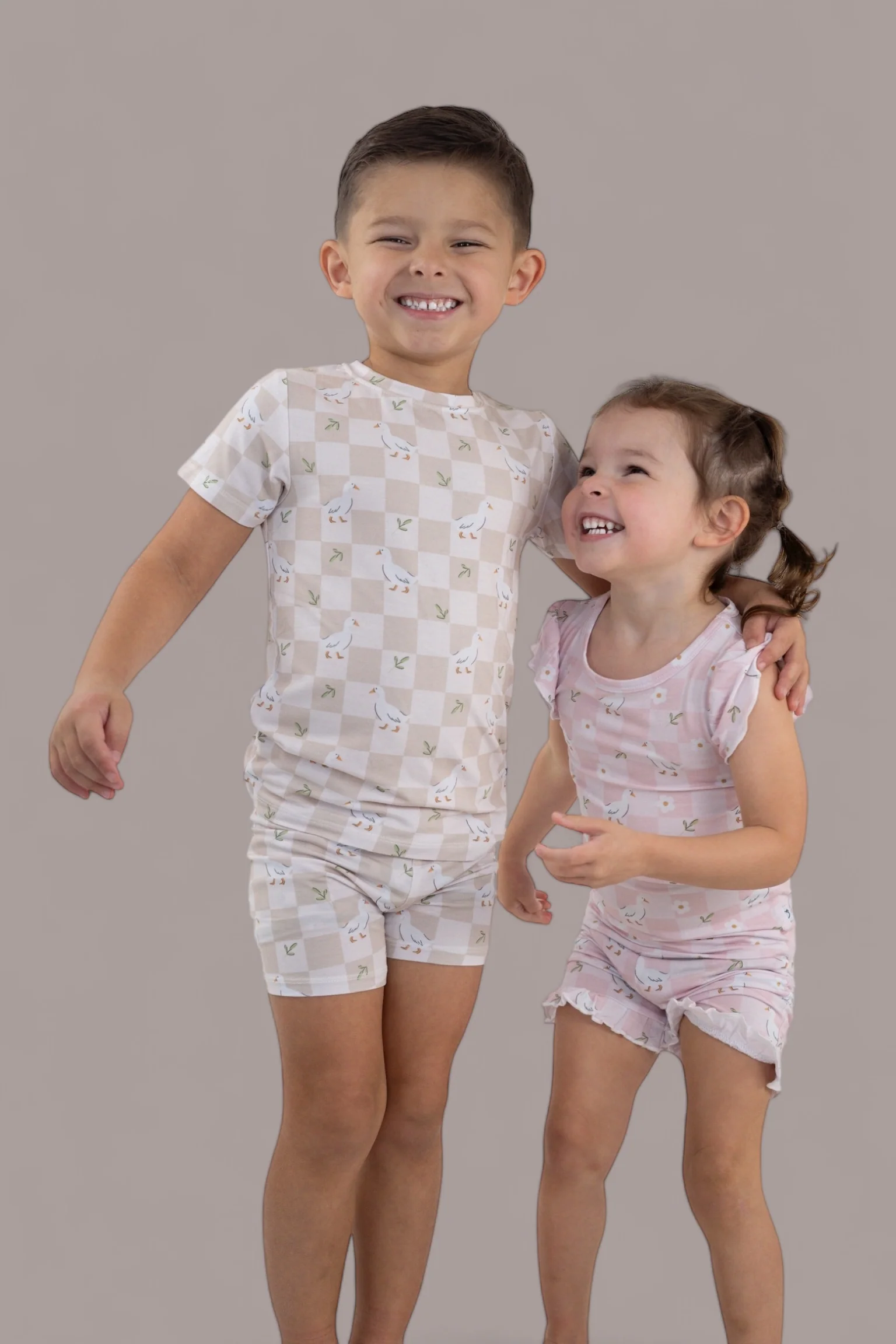 EXCLUSIVE DUCKS AND DAISIES DREAM RUFFLE SHORT SET - Image 18