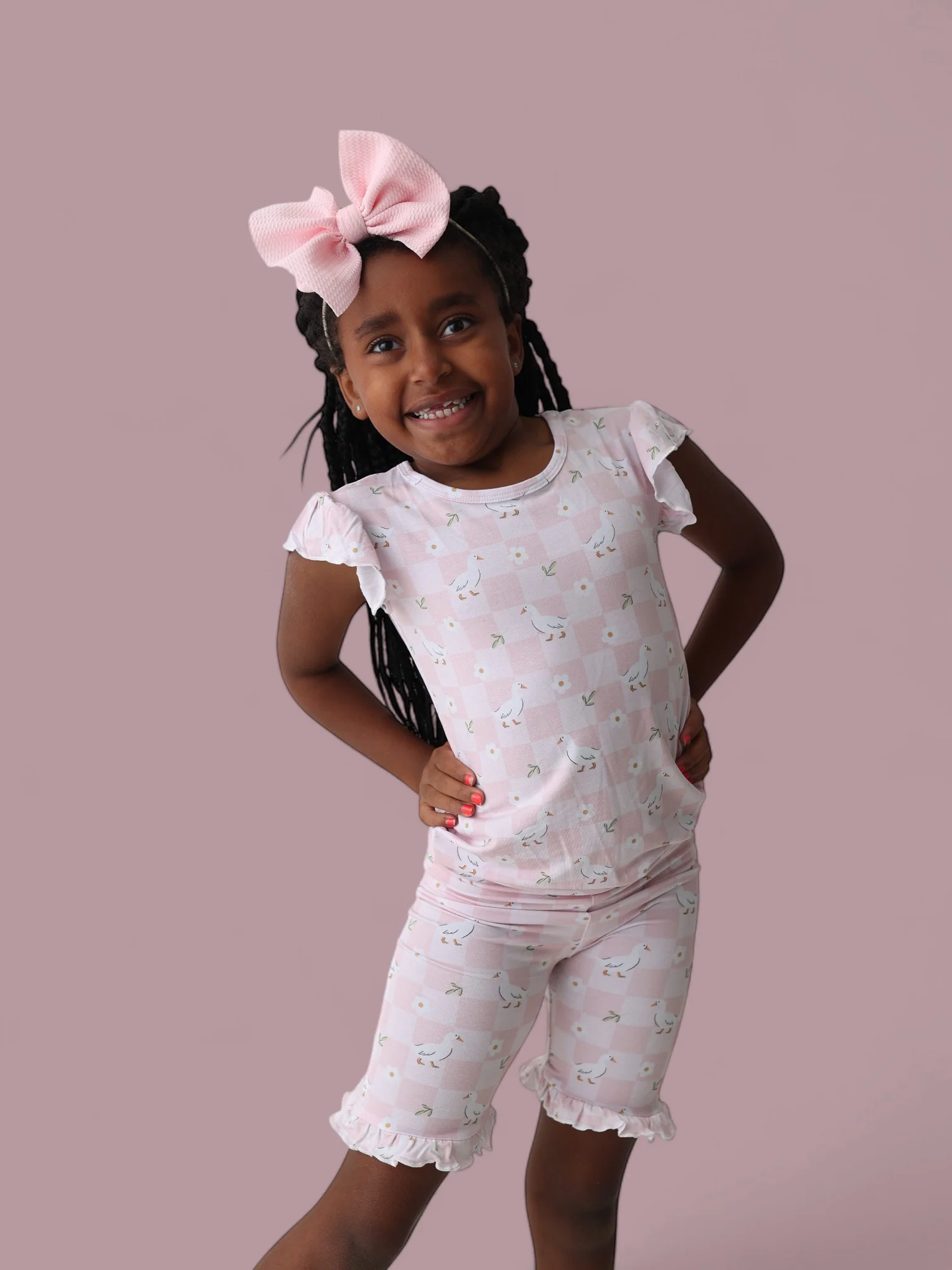 EXCLUSIVE DUCKS AND DAISIES DREAM RUFFLE SHORT SET - Image 4