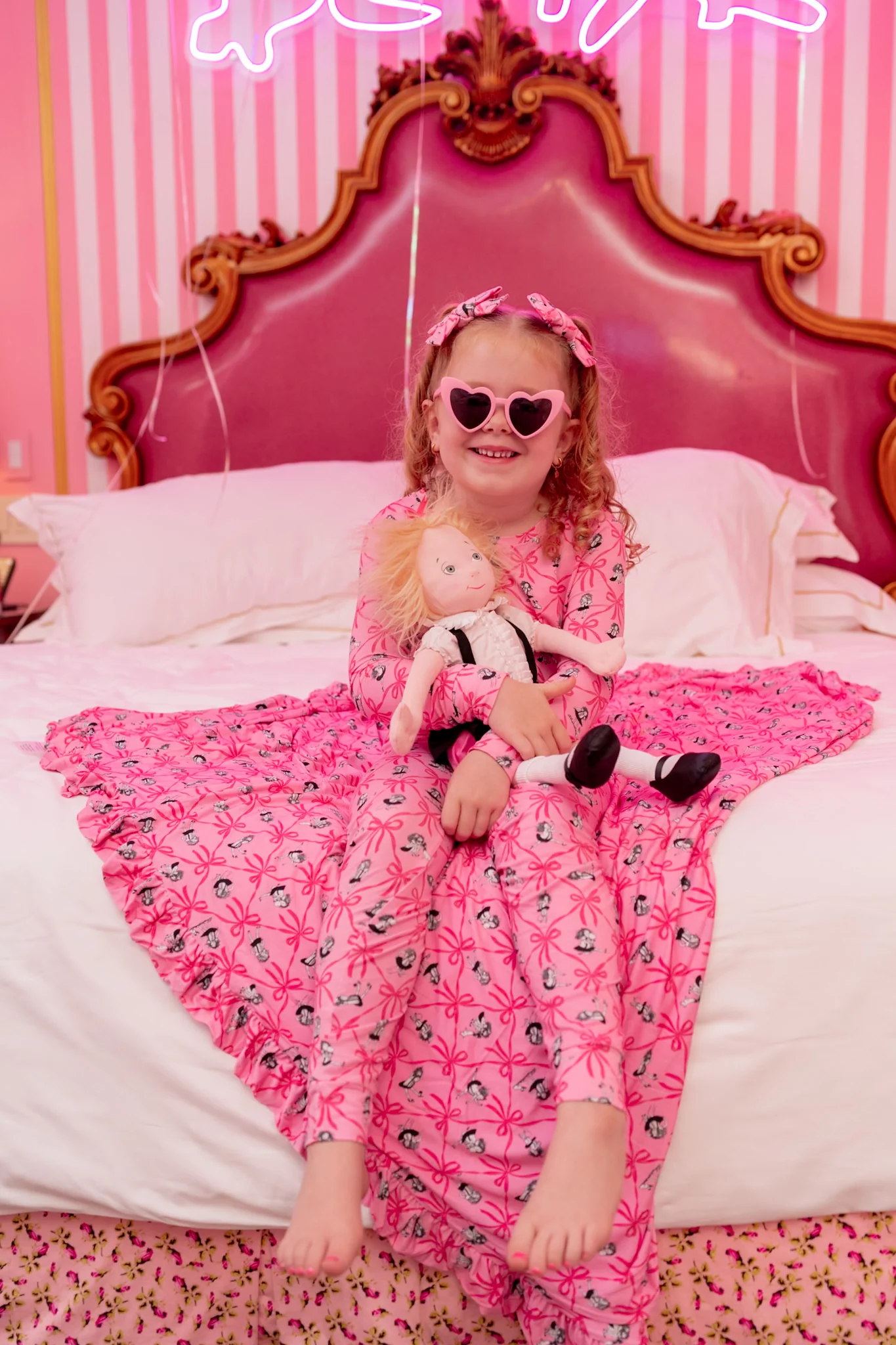 ELOISE PRE-ORDER ROYAL RIBBONS DREAM RUFFLE BLANKET - Image 3
