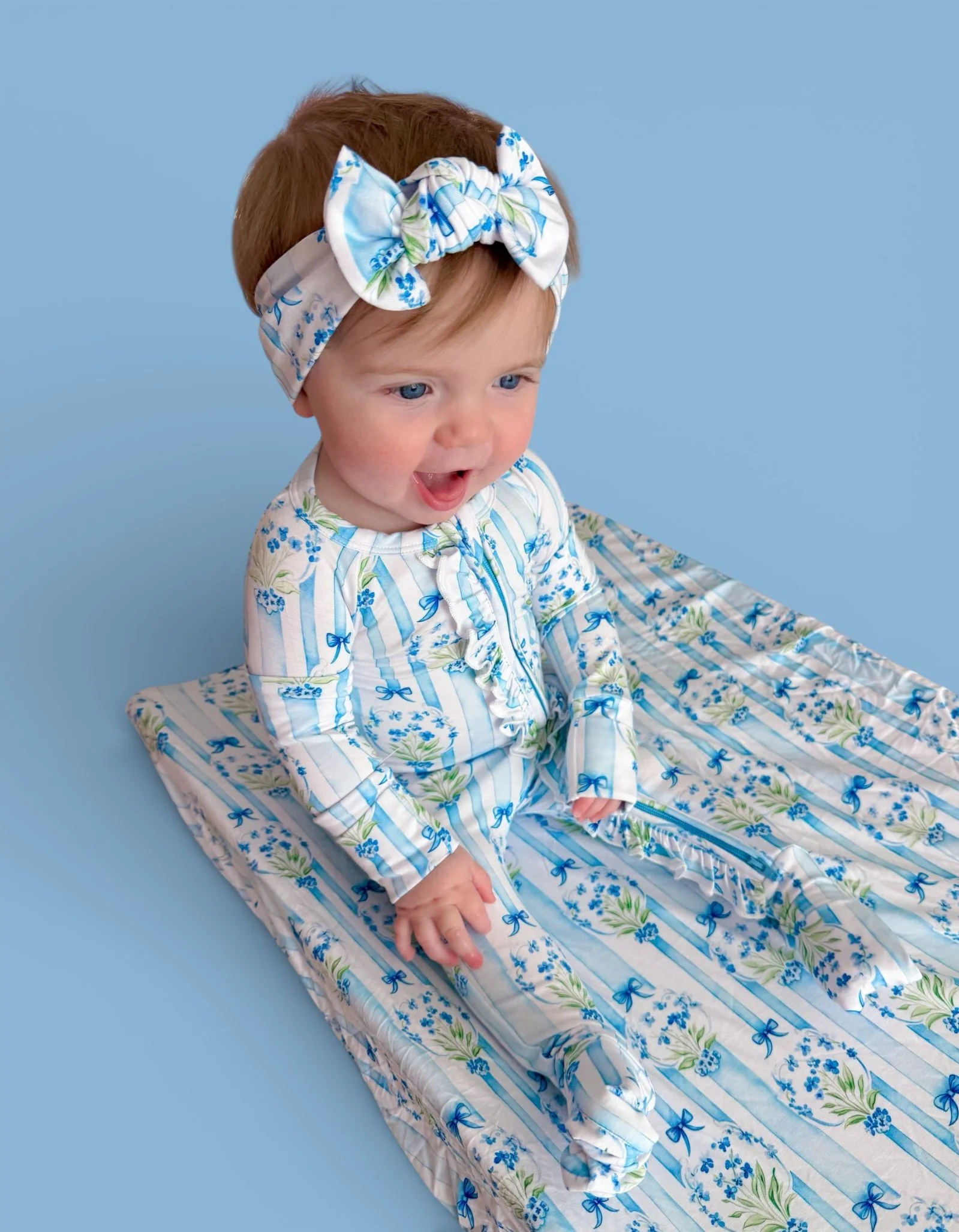 HEIRLOOM BLUE BLOOMS DREAM CHANGING PAD
