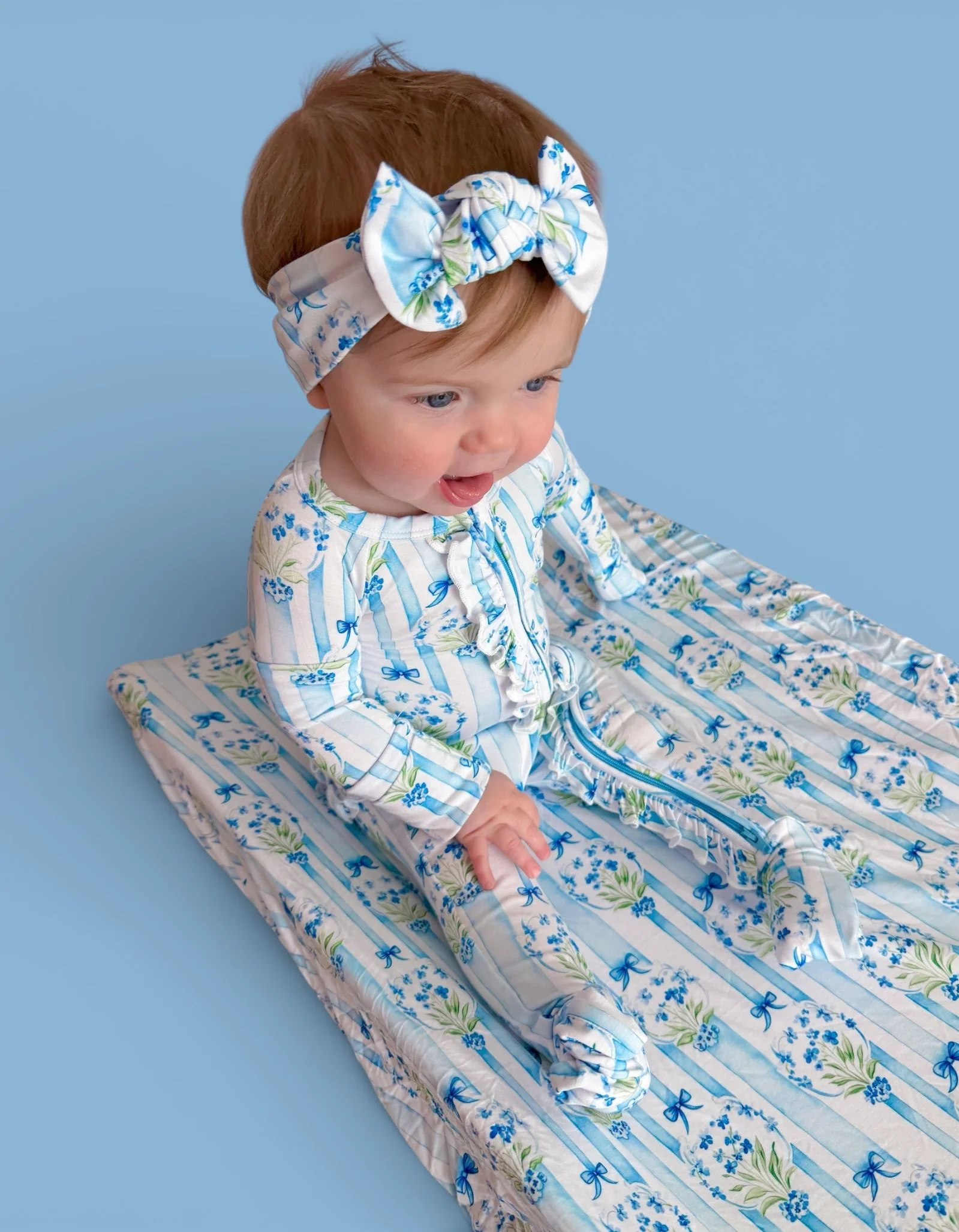 HEIRLOOM BLUE BLOOMS DREAM CHANGING PAD - Image 4