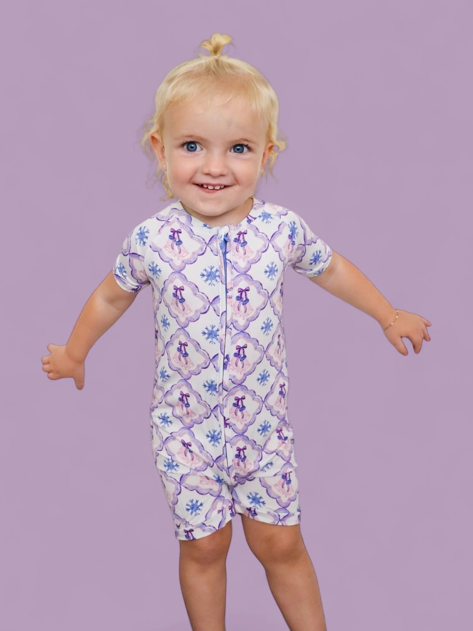 ICY WONDERLAND DREAM SHORTIE - Image 10