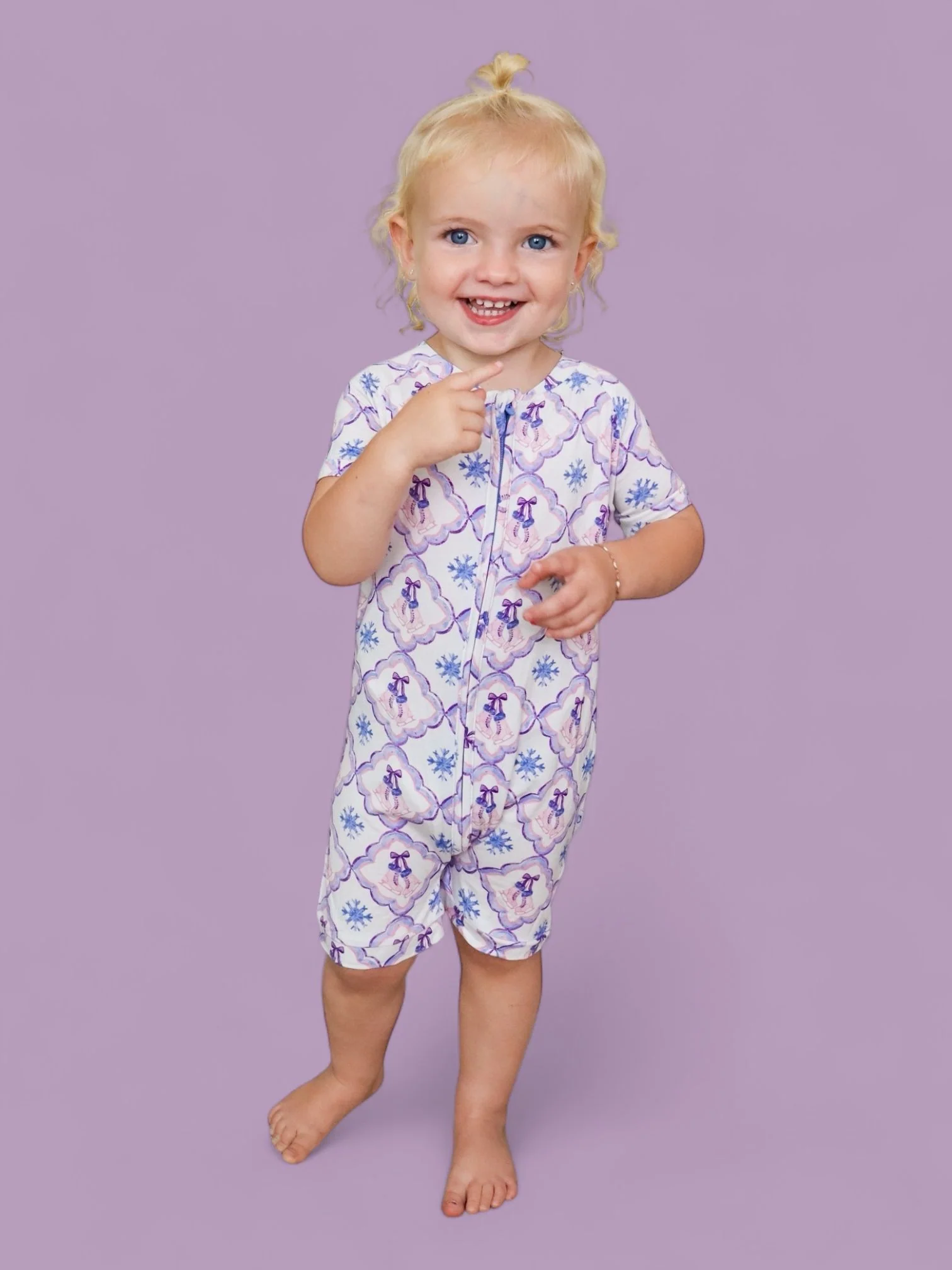 ICY WONDERLAND DREAM SHORTIE - Image 8