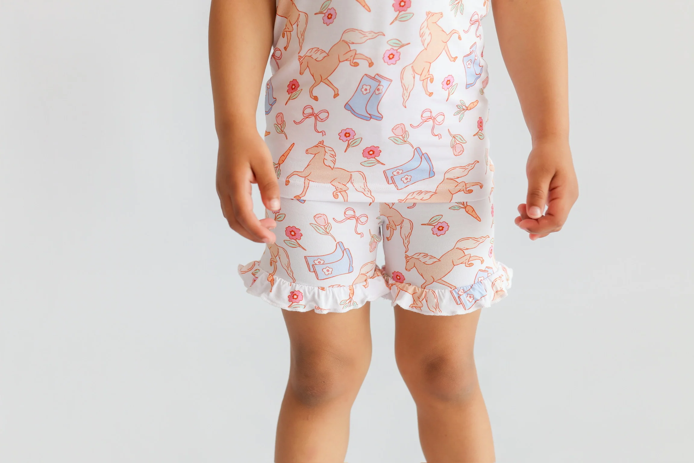 KINSLEY'S BLOOM & BOOTS DREAM RUFFLE SHORT SET - Image 3