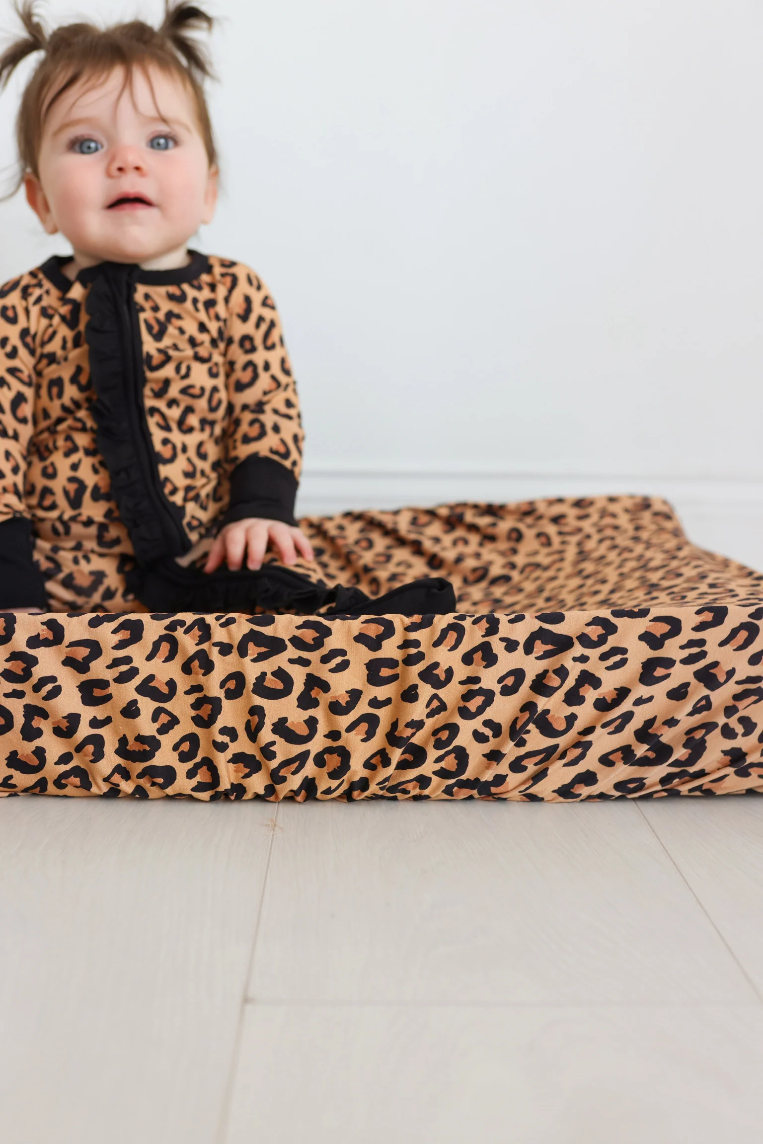 LEOPARD DREAM CHANGING PAD - Image 5