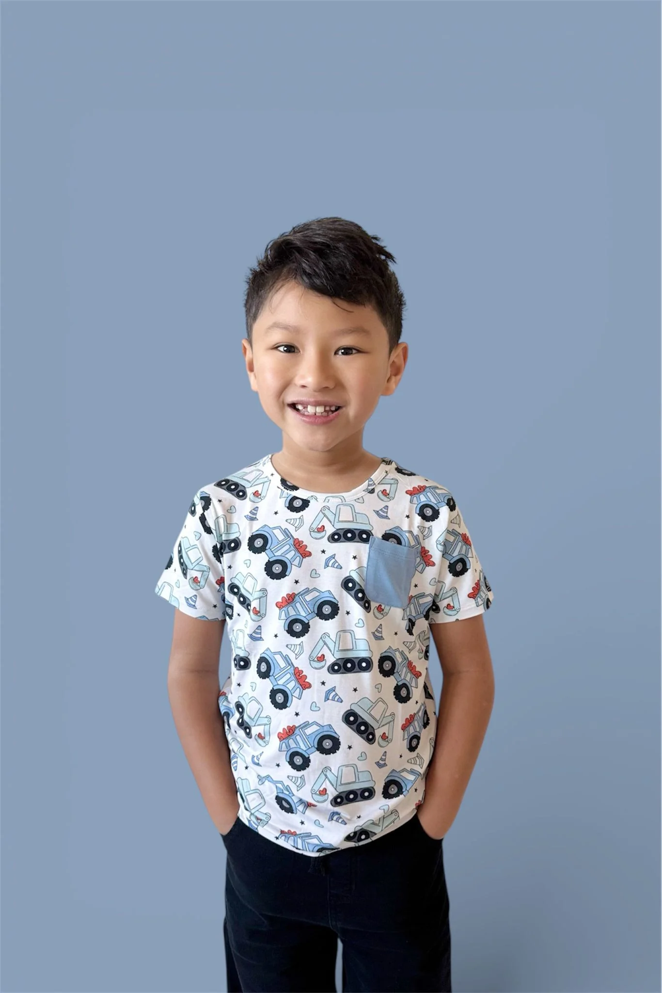 LOVE UNDER CONSTRUCTION DREAM POCKET TEE