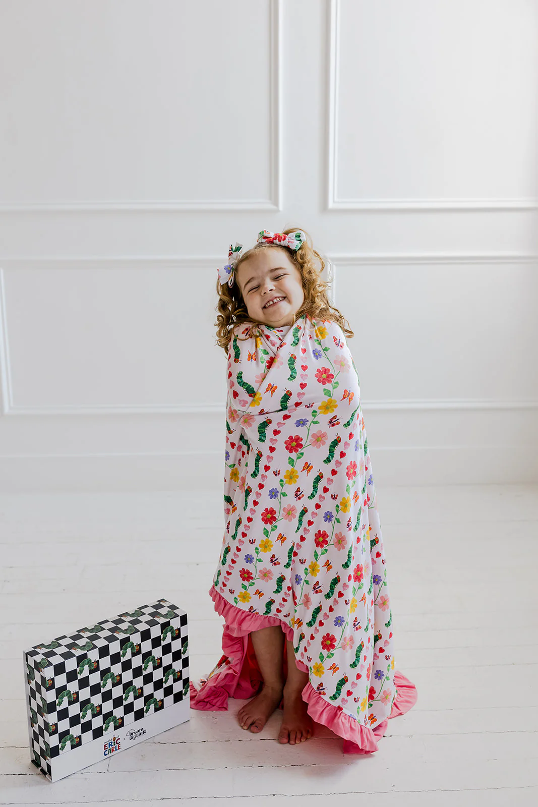 LOVEBUG BLOOMS DREAM RUFFLE BLANKET - Image 3