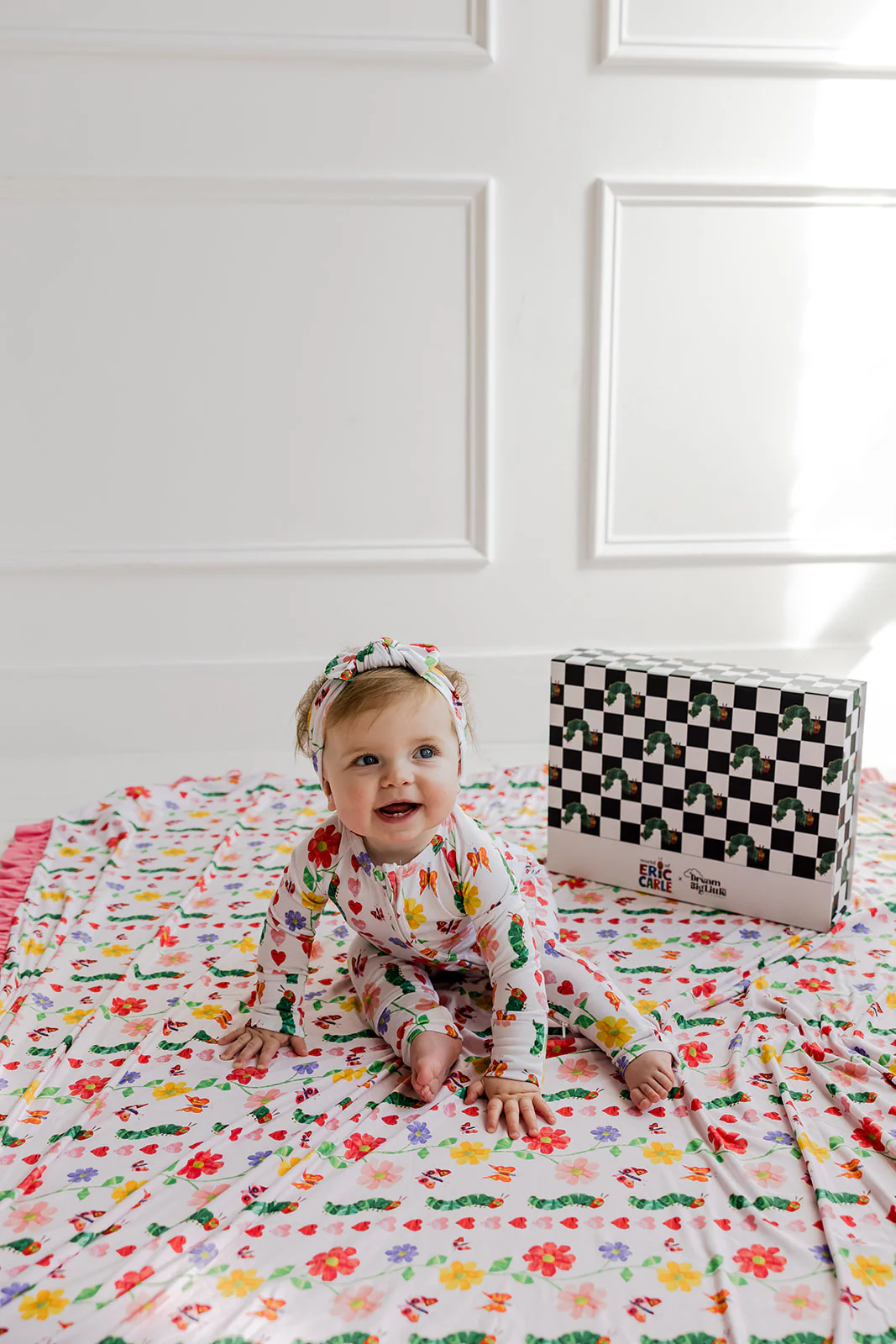 LOVEBUG BLOOMS DREAM RUFFLE BLANKET - Image 6