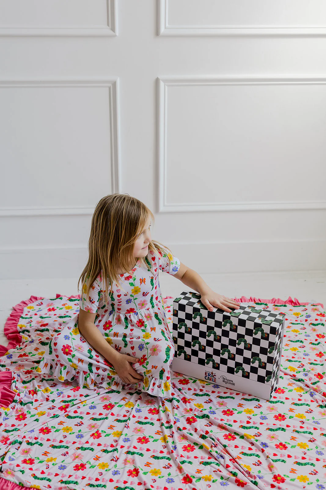 LOVEBUG BLOOMS DREAM RUFFLE BLANKET - Image 8