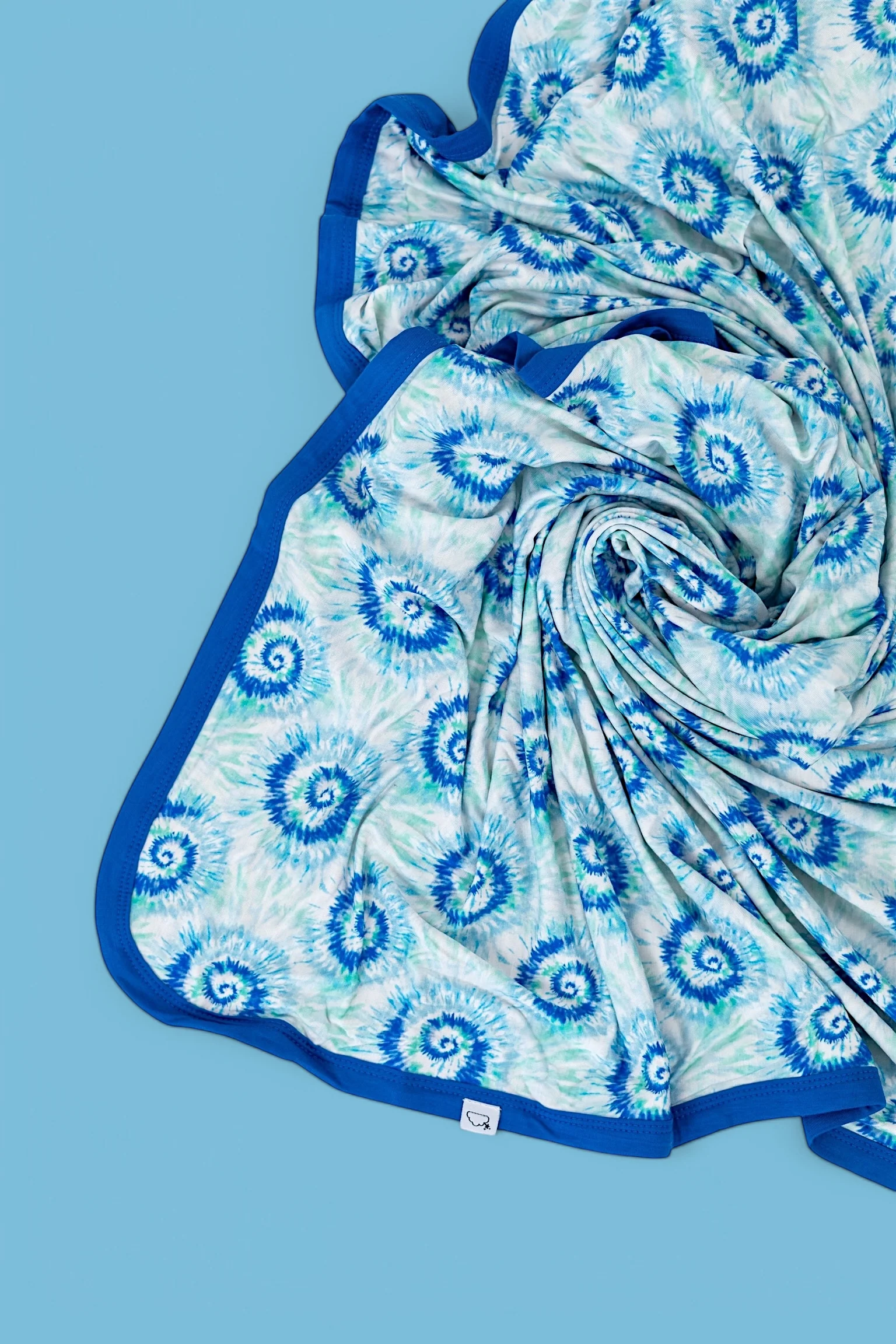OCEAN WAVES TIE DYE DREAM BLANKET - Image 2