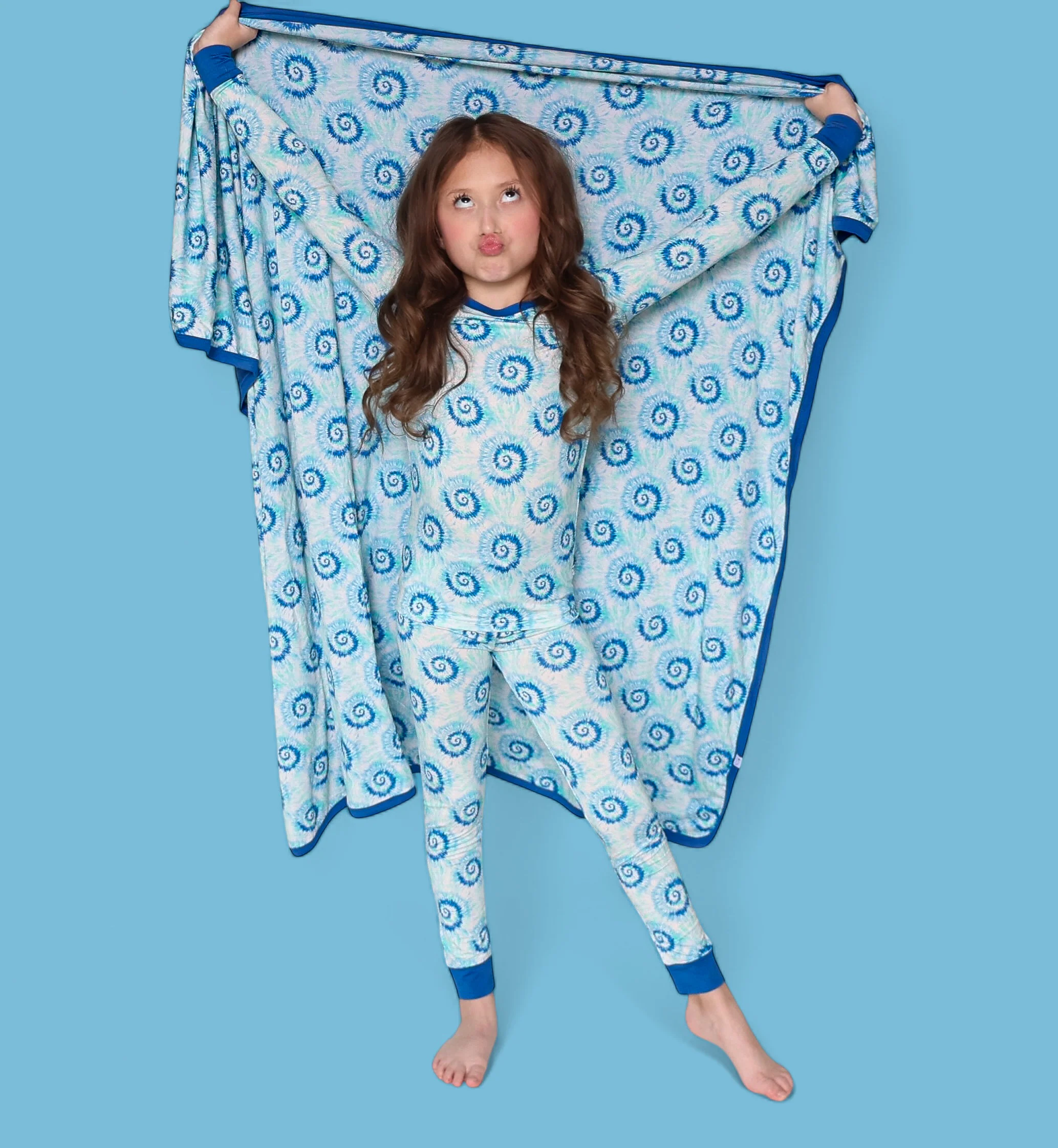 OCEAN WAVES TIE DYE DREAM BLANKET - Image 3