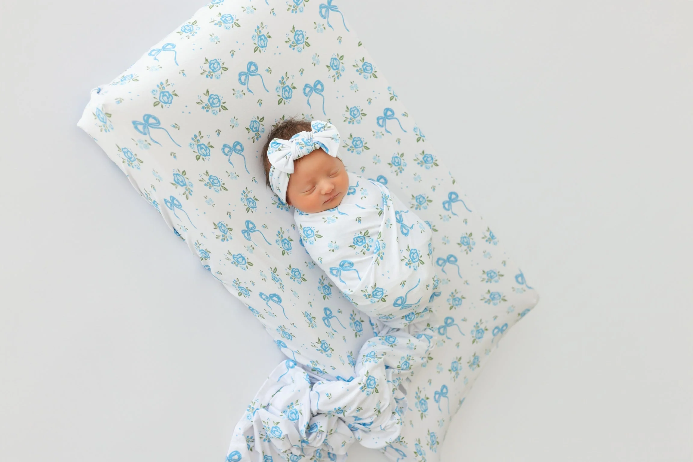 POWDER BLUE POSIE DREAM CHANGING PAD - Image 3