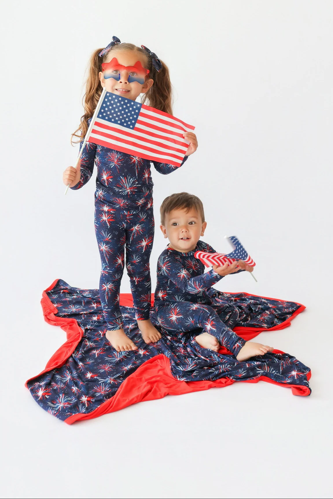 RED, WHITE & BOOM DREAM BLANKET - Image 5