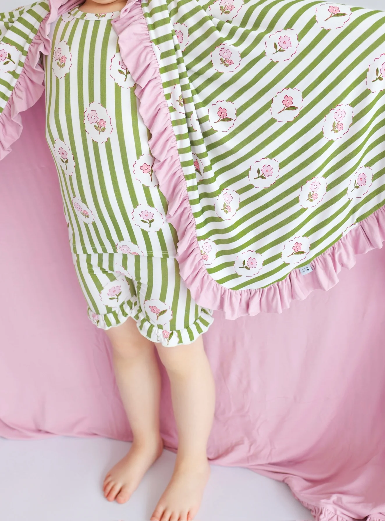ROSIE'S MEADOW STRIPES DREAM RUFFLE BLANKET - Image 10