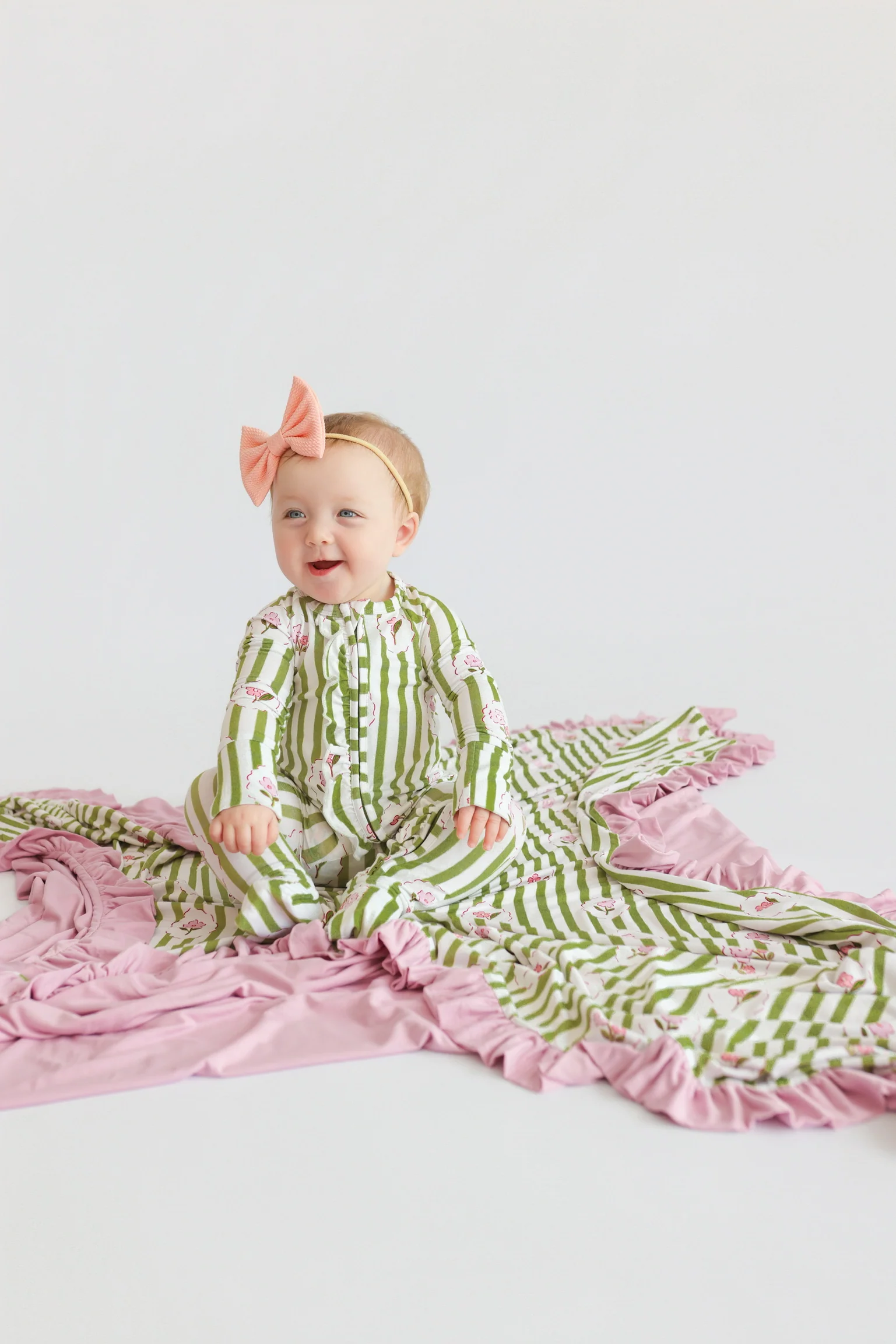 ROSIE'S MEADOW STRIPES DREAM RUFFLE BLANKET - Image 9