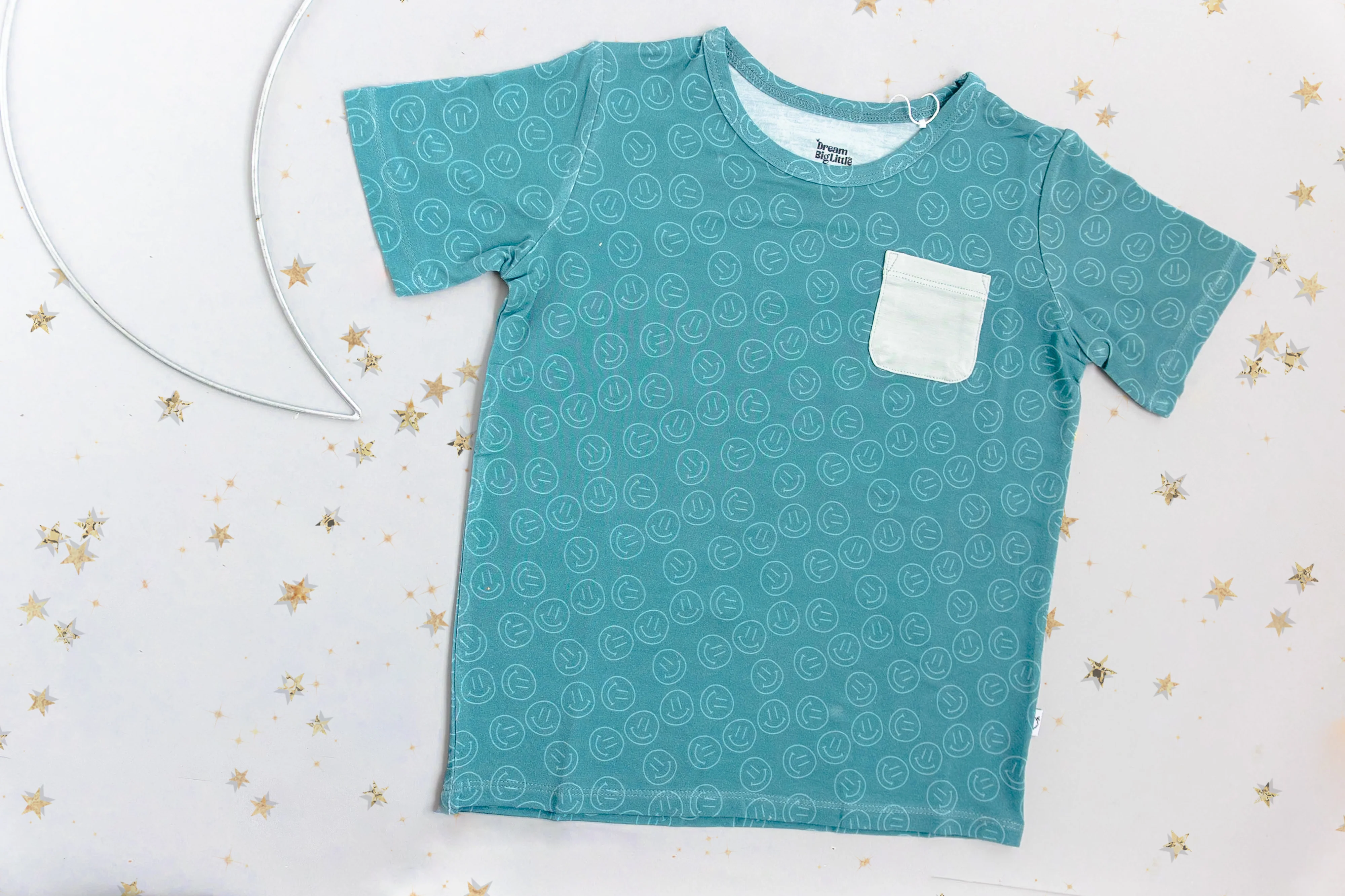 SLEEPY SMILES DREAM POCKET TEE - Image 3
