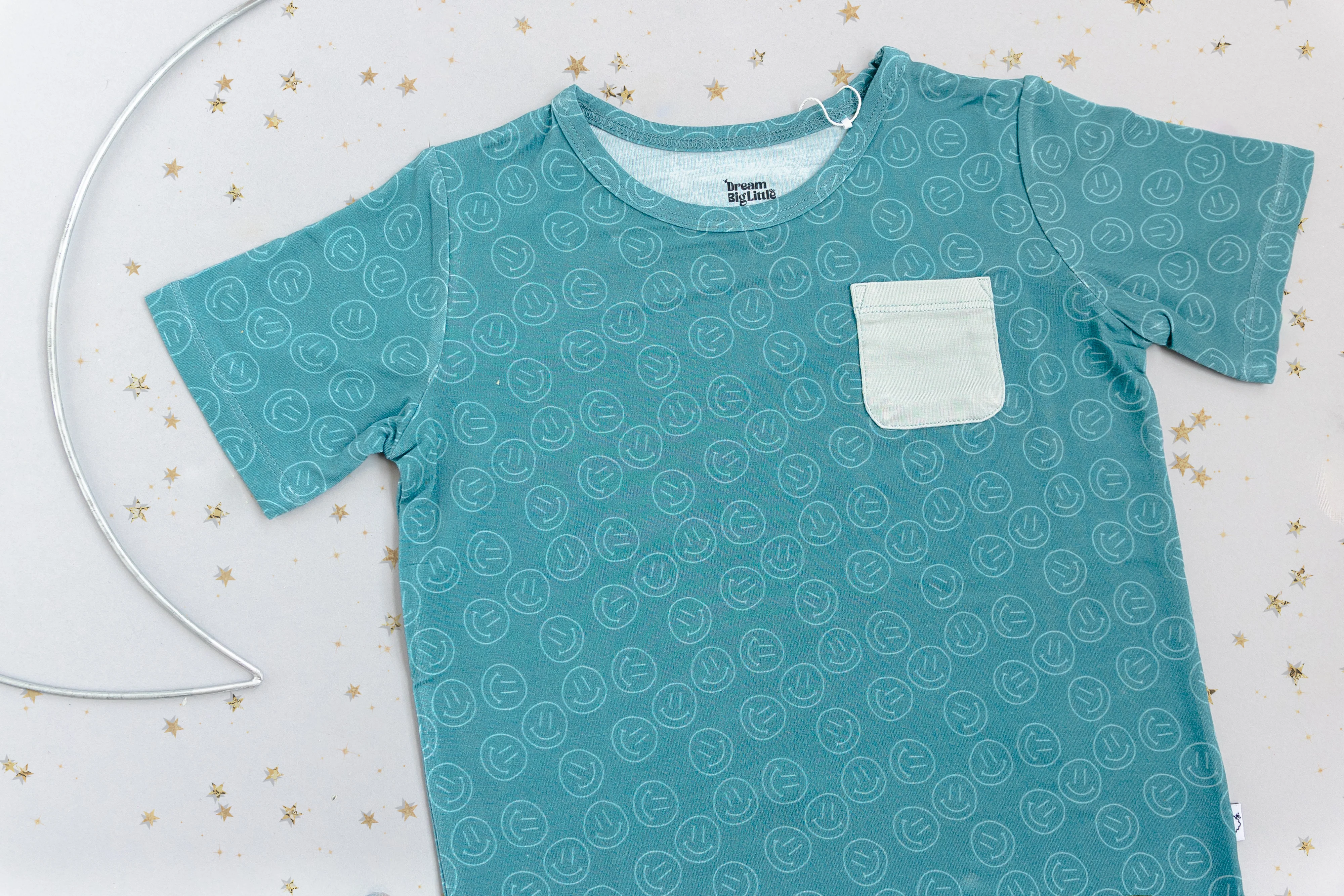 SLEEPY SMILES DREAM POCKET TEE - Image 6