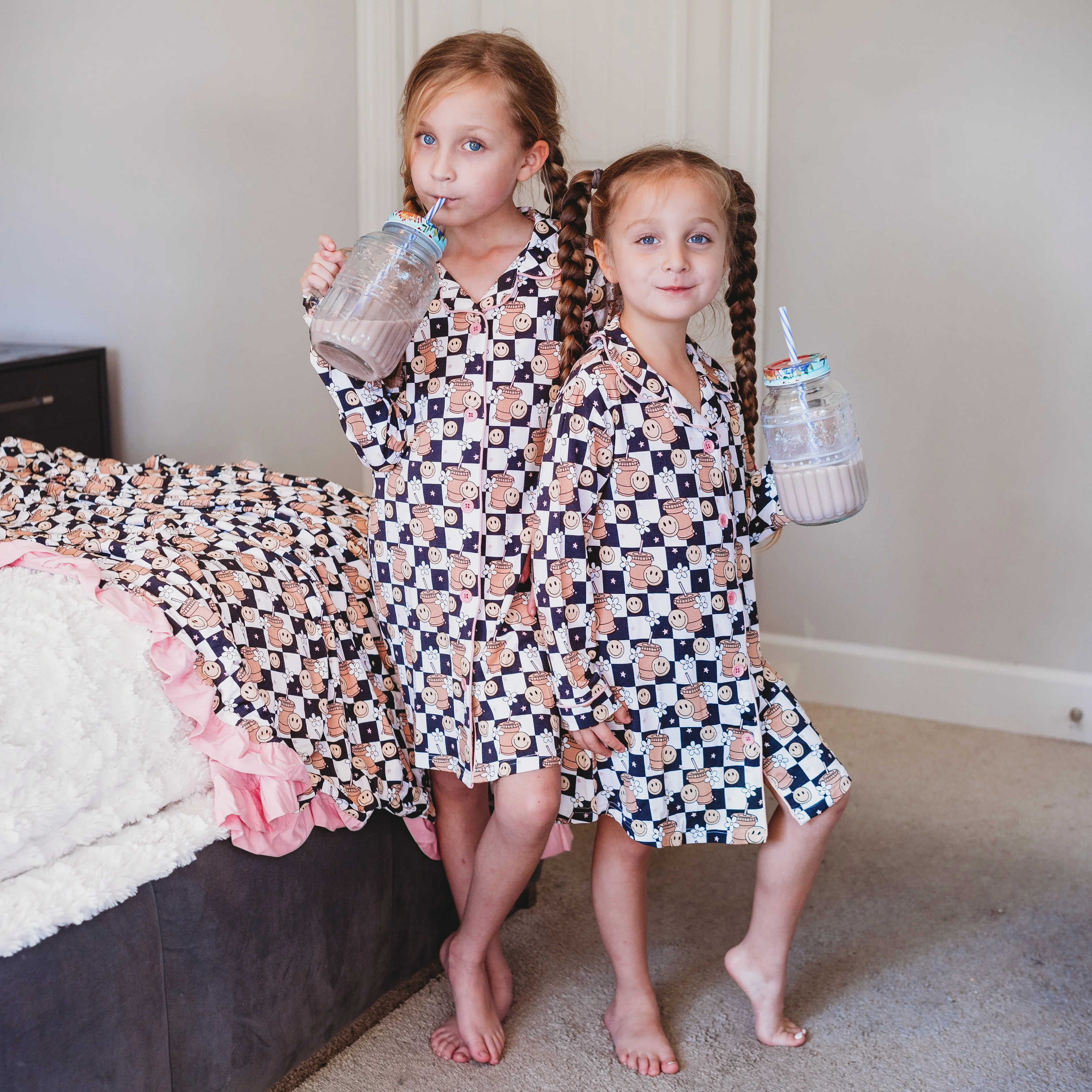 SMILEY CUP OF CHECKERS GIRL'S DREAM GOWN - Image 10