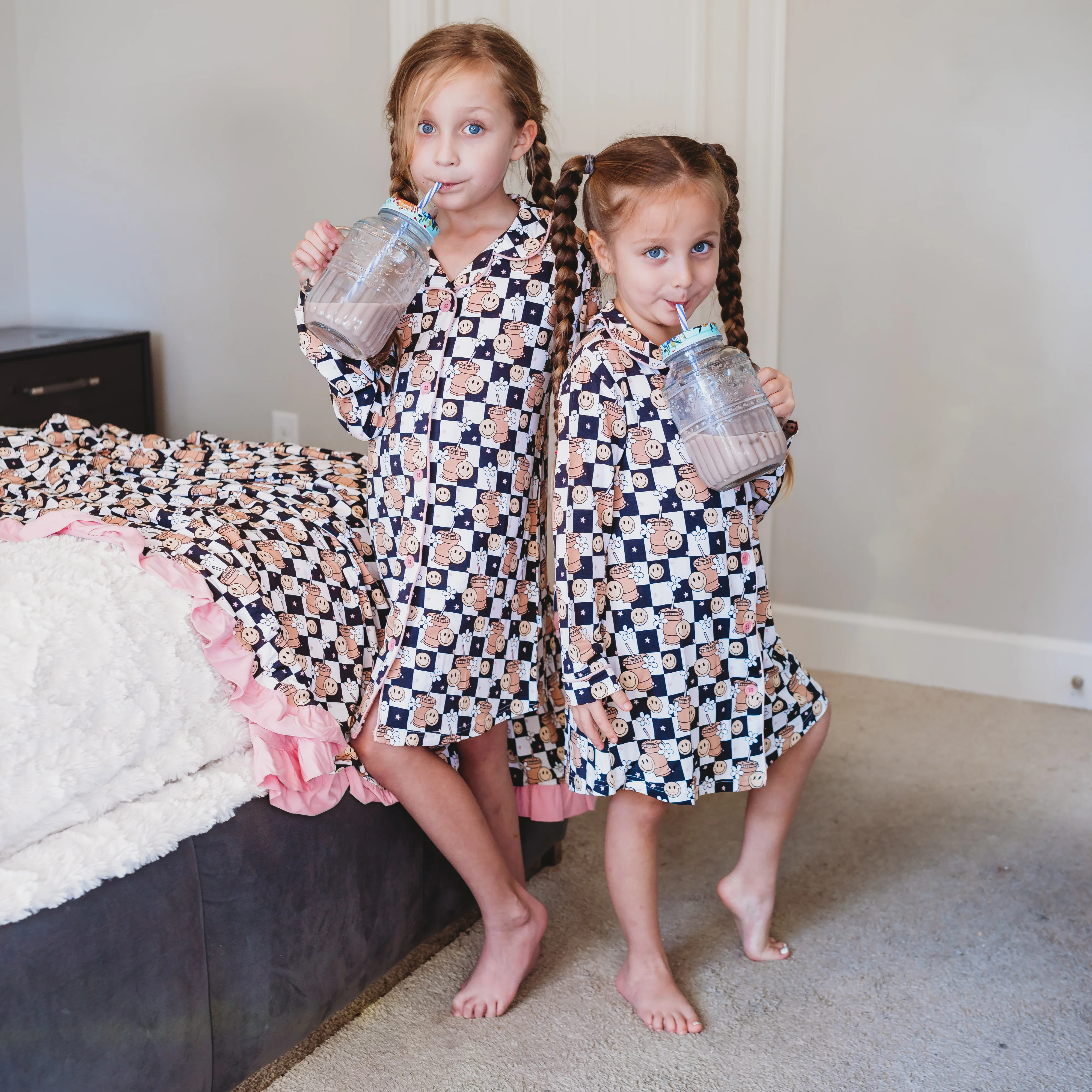 SMILEY CUP OF CHECKERS GIRL'S DREAM GOWN - Image 12