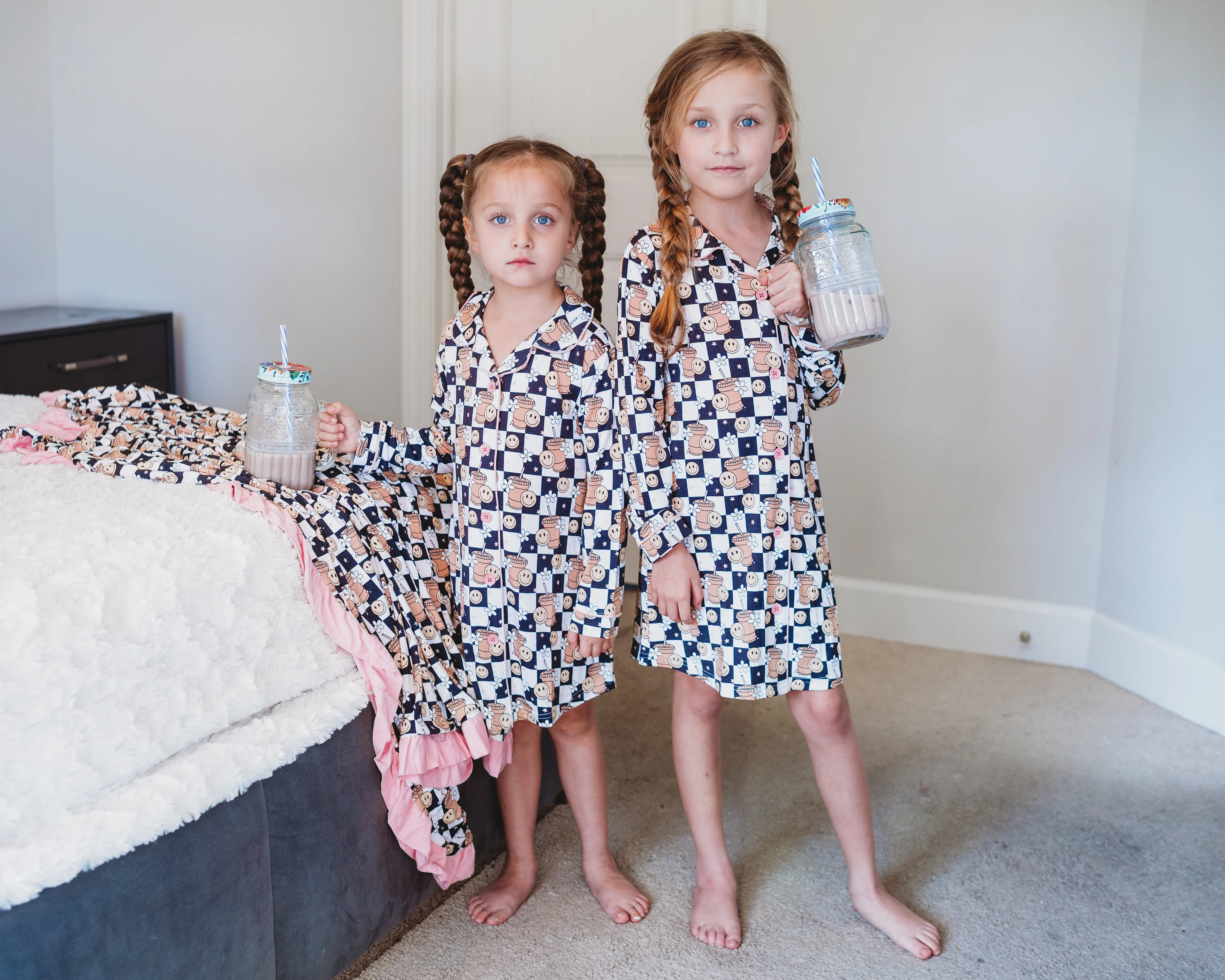 SMILEY CUP OF CHECKERS GIRL'S DREAM GOWN - Image 4