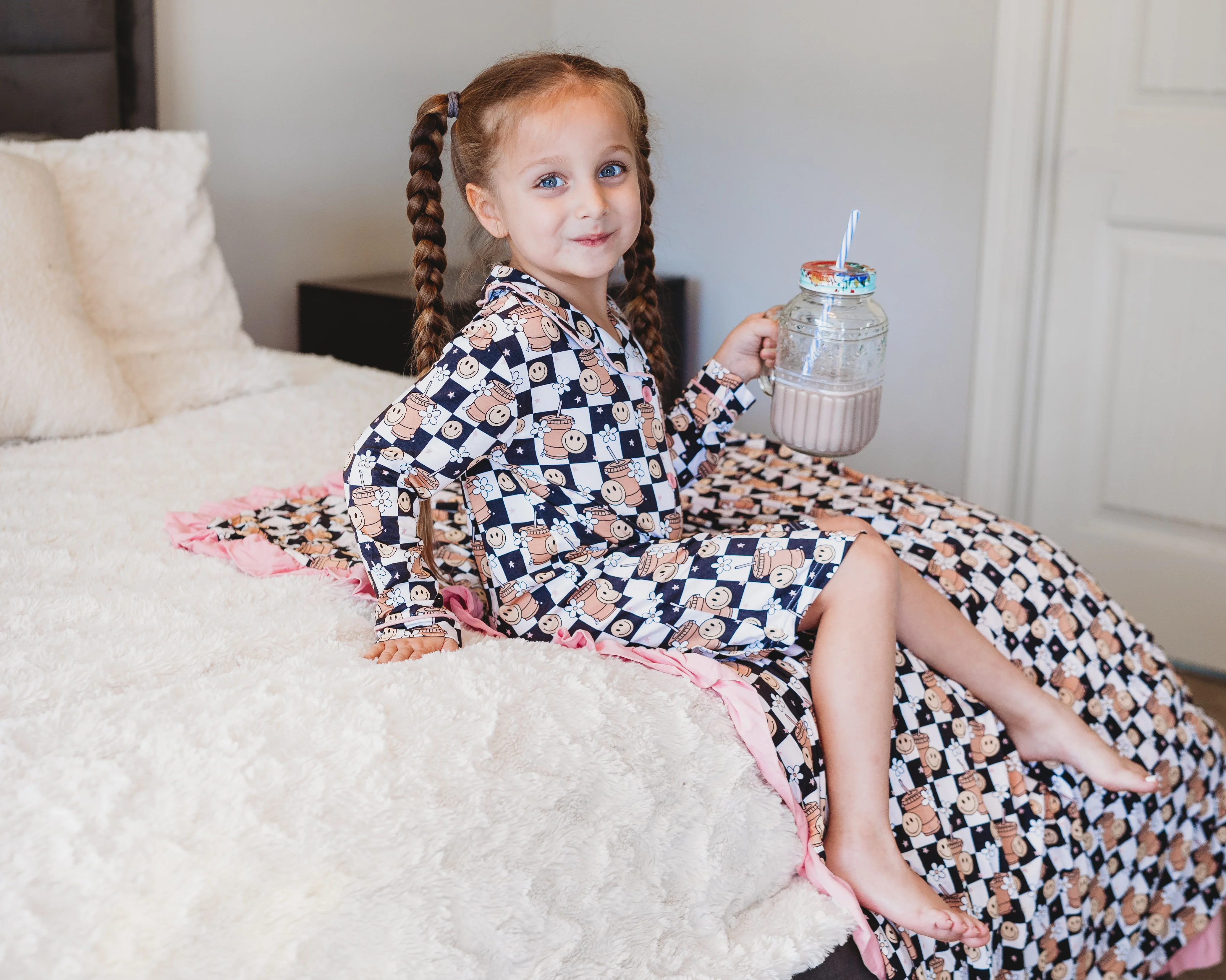 SMILEY CUP OF CHECKERS GIRL'S DREAM GOWN - Image 7