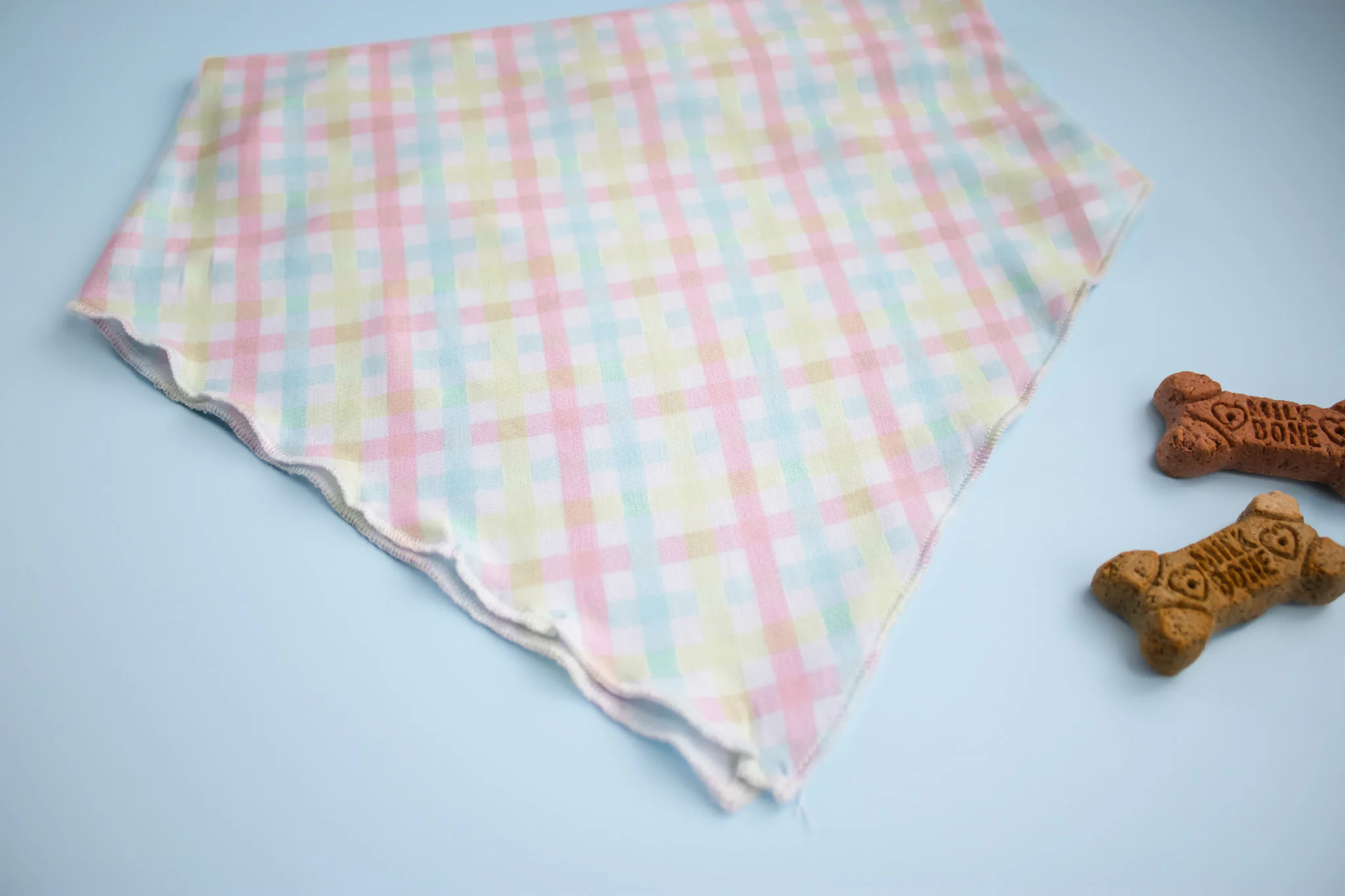 SPRING GINGHAM DREAM DOG BANDANA - Image 2
