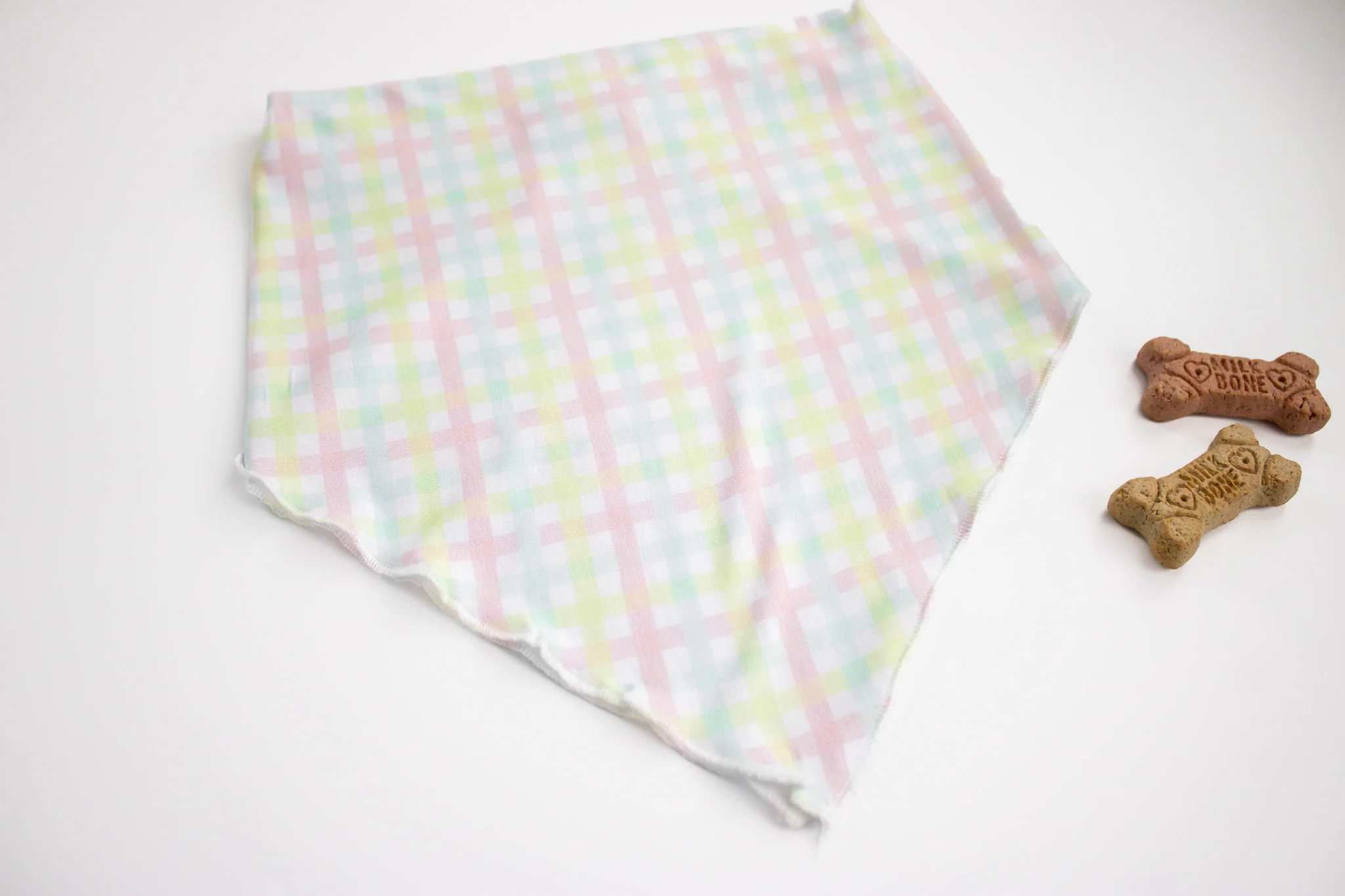 SPRING GINGHAM DREAM DOG BANDANA - Image 3