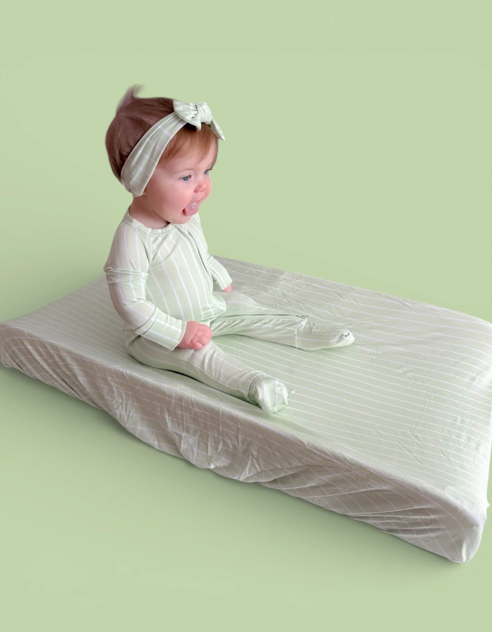 SPRINGTIME STRIPE DREAM CHANGING PAD - Image 2