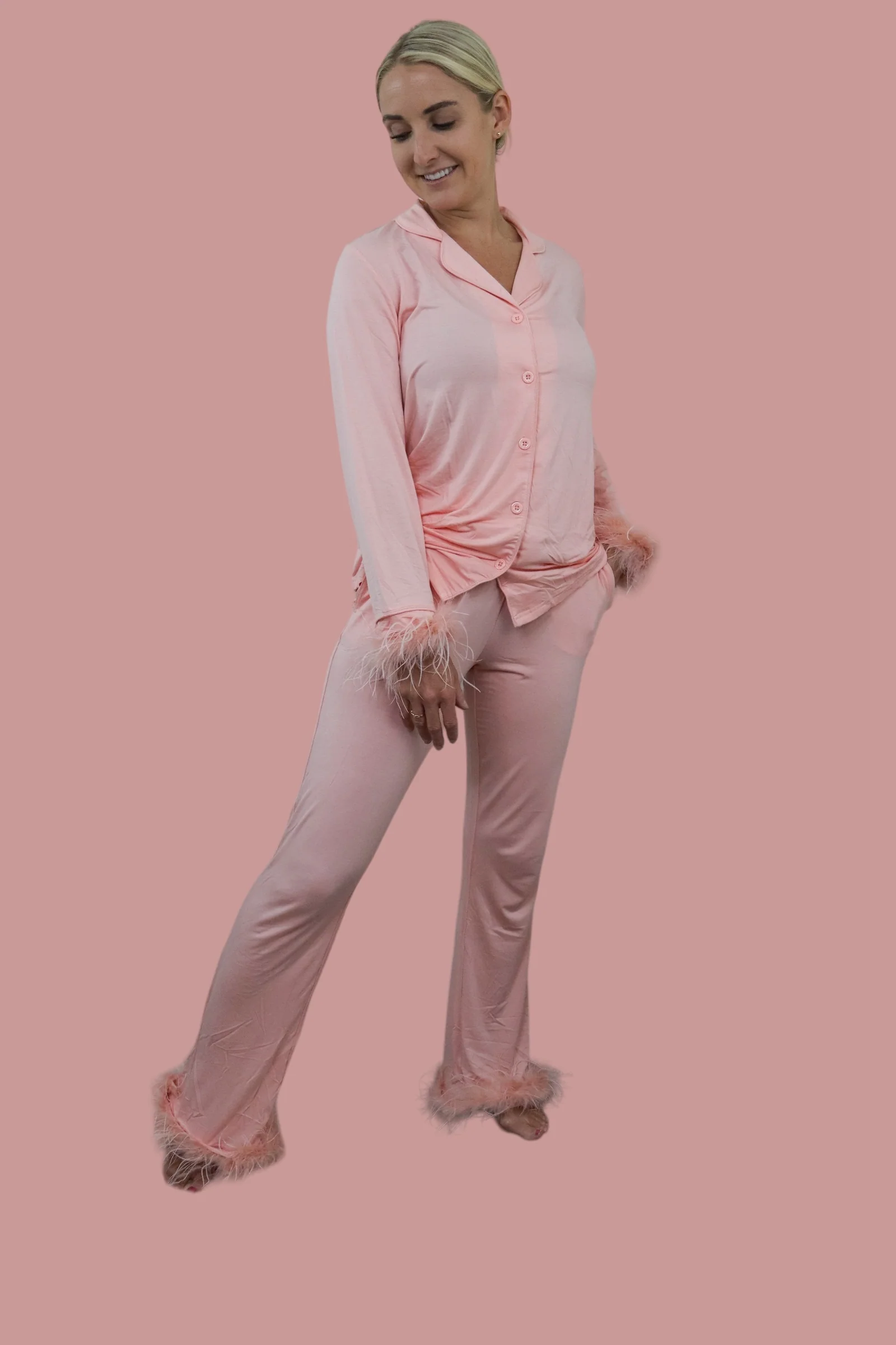 CORAL FEATHERED WOMEN'S DREAM FLARE SET - Image 3