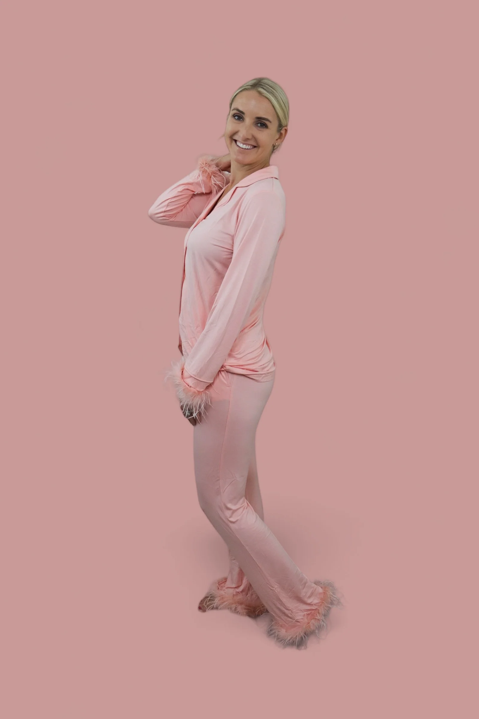CORAL FEATHERED WOMEN'S DREAM FLARE SET - Image 4