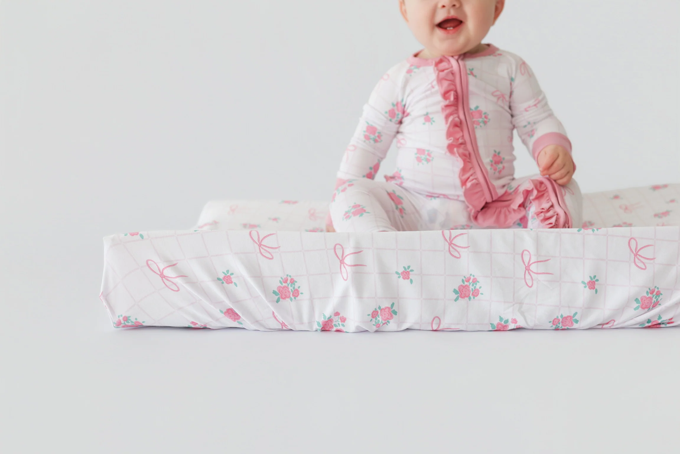 TIED WITH ROSES DREAM CHANGING PAD