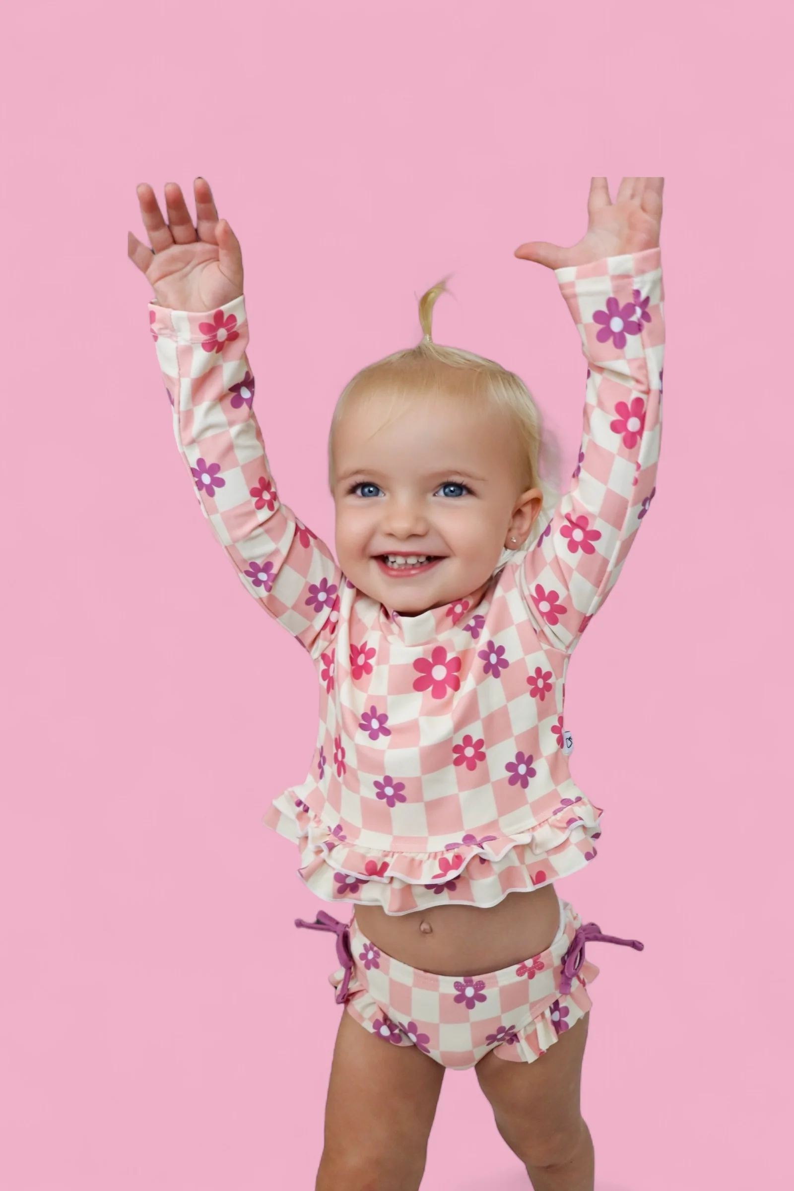 WAVY DAISY CHECKERS DREAM TWO-PIECE RASH GUARD RUFFLE SWIM SUIT - Image 12